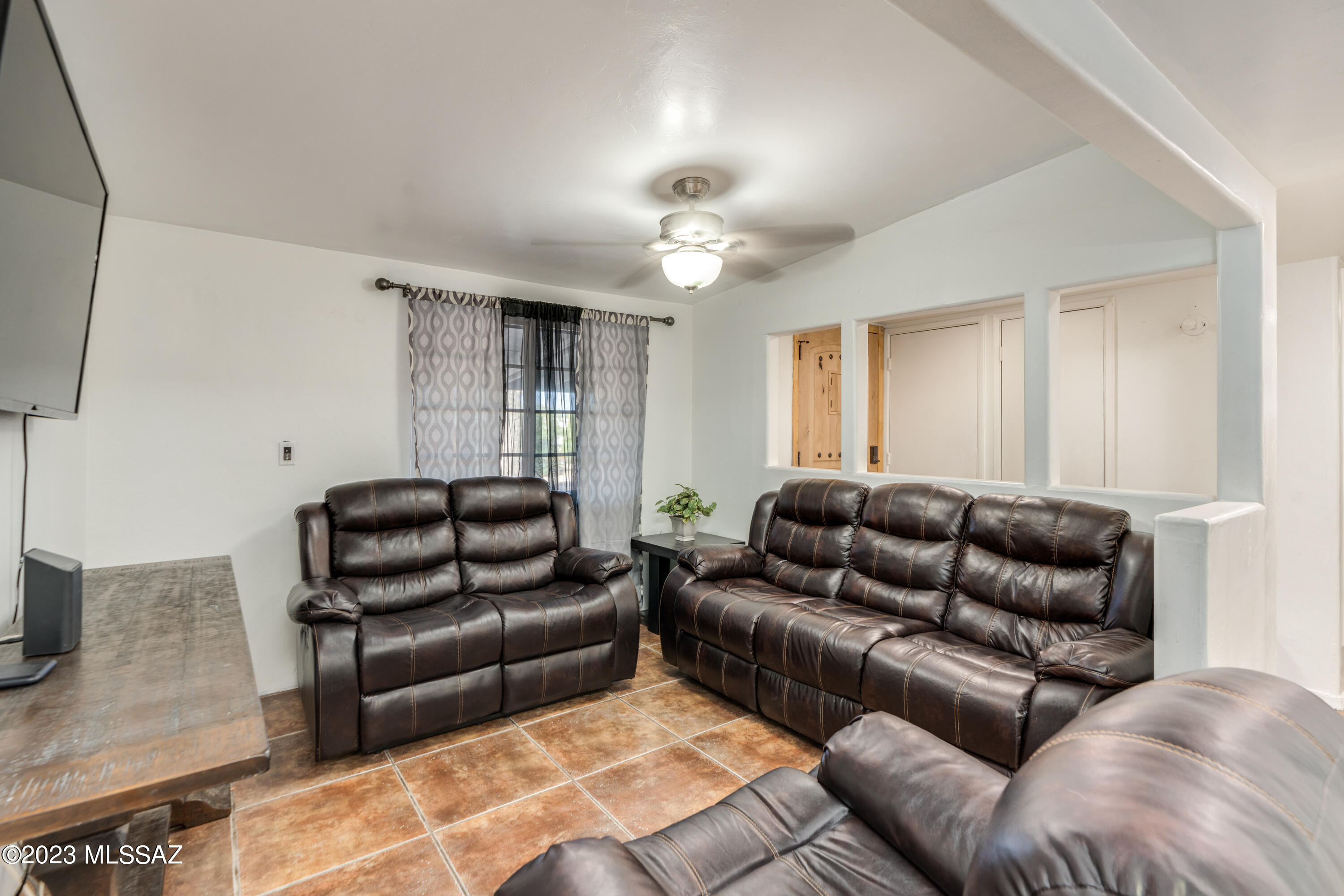 Los Reales Heights (1-102) - Residential