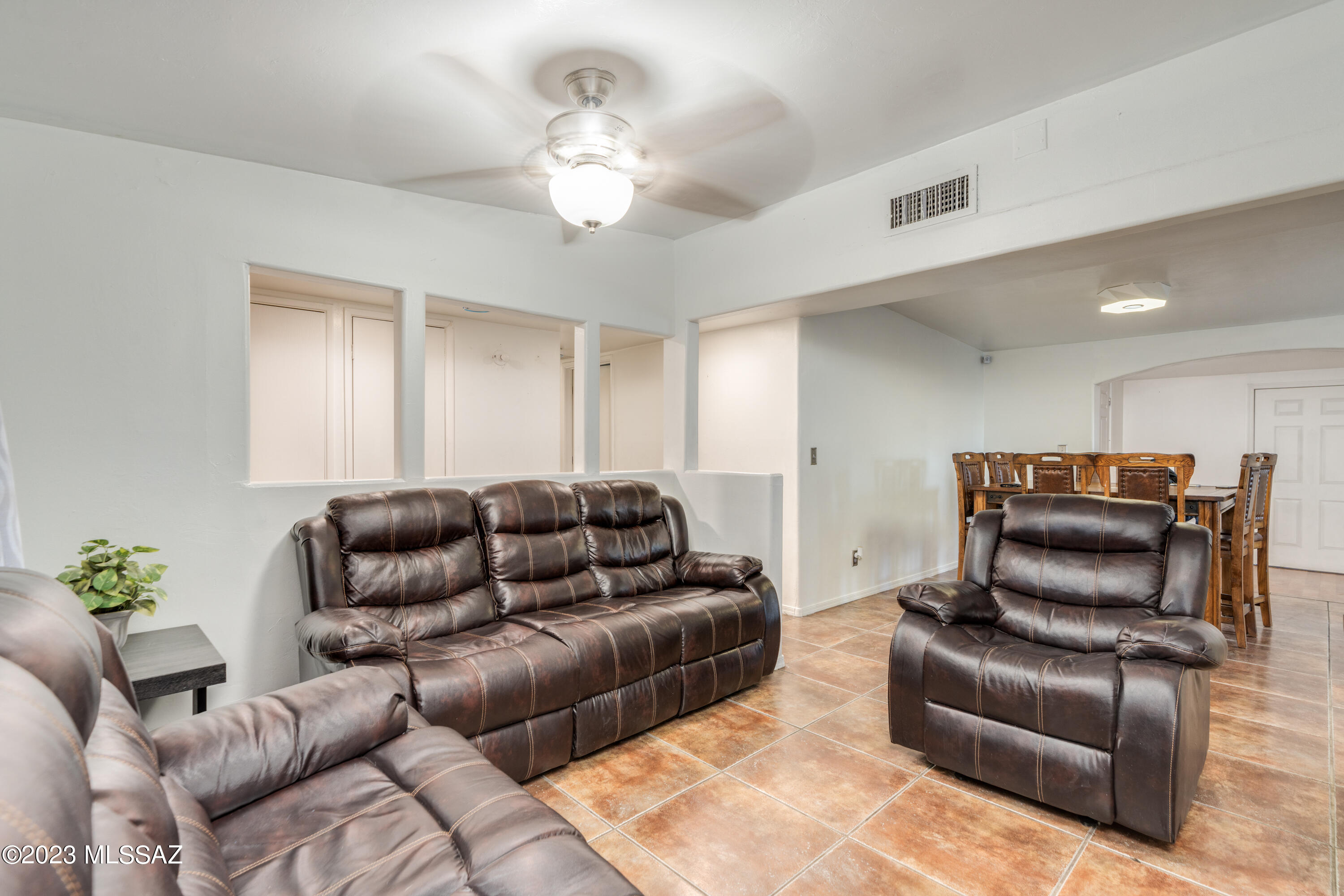 Los Reales Heights (1-102) - Residential