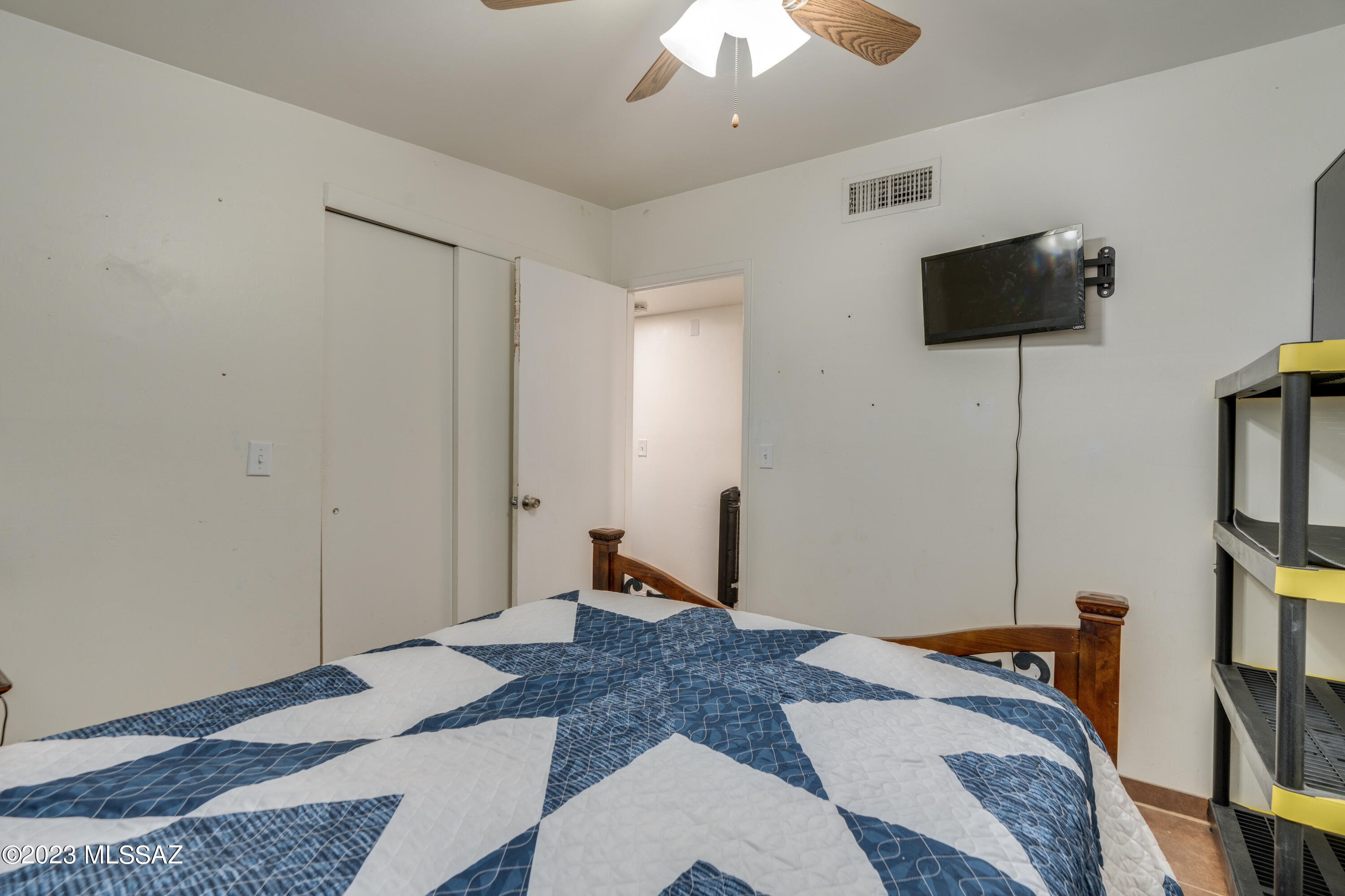 Los Reales Heights (1-102) - Residential