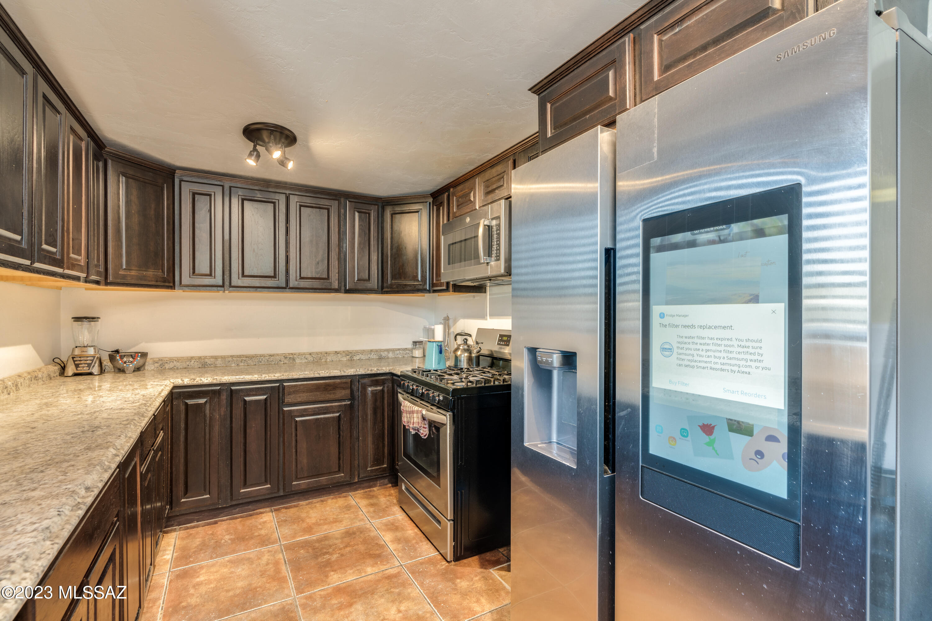 Los Reales Heights (1-102) - Residential