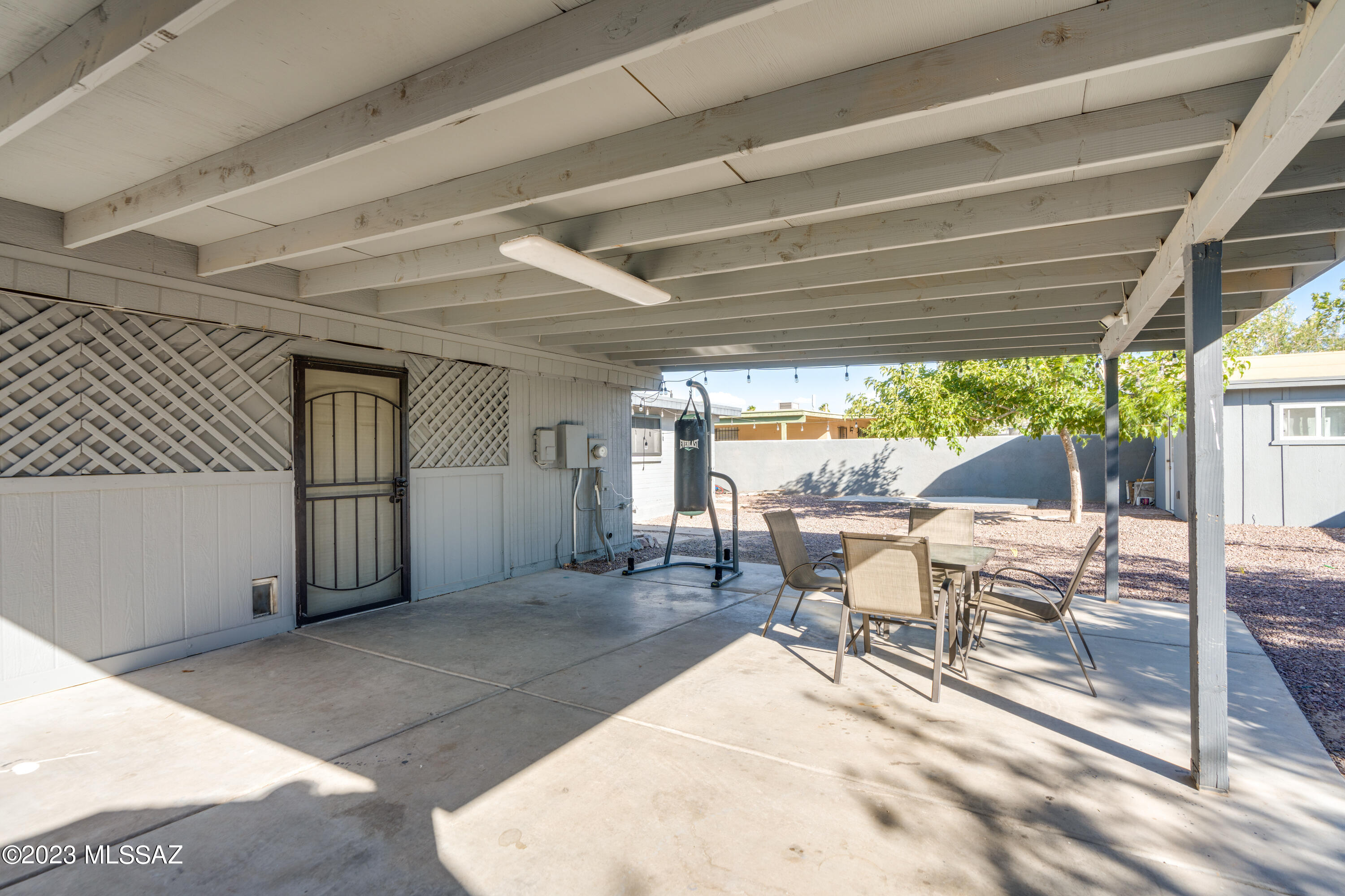 Los Reales Heights (1-102) - Residential