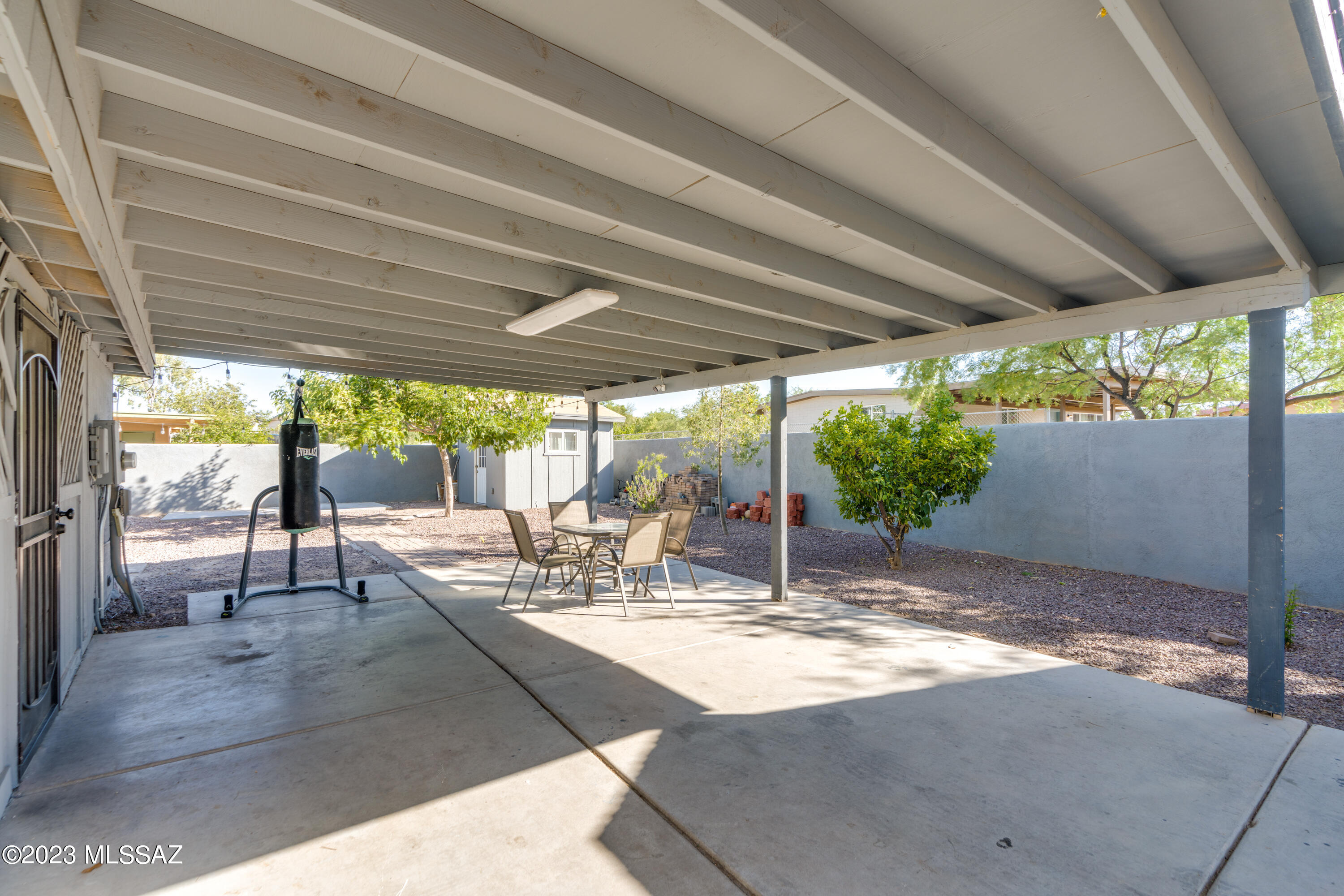 Los Reales Heights (1-102) - Residential