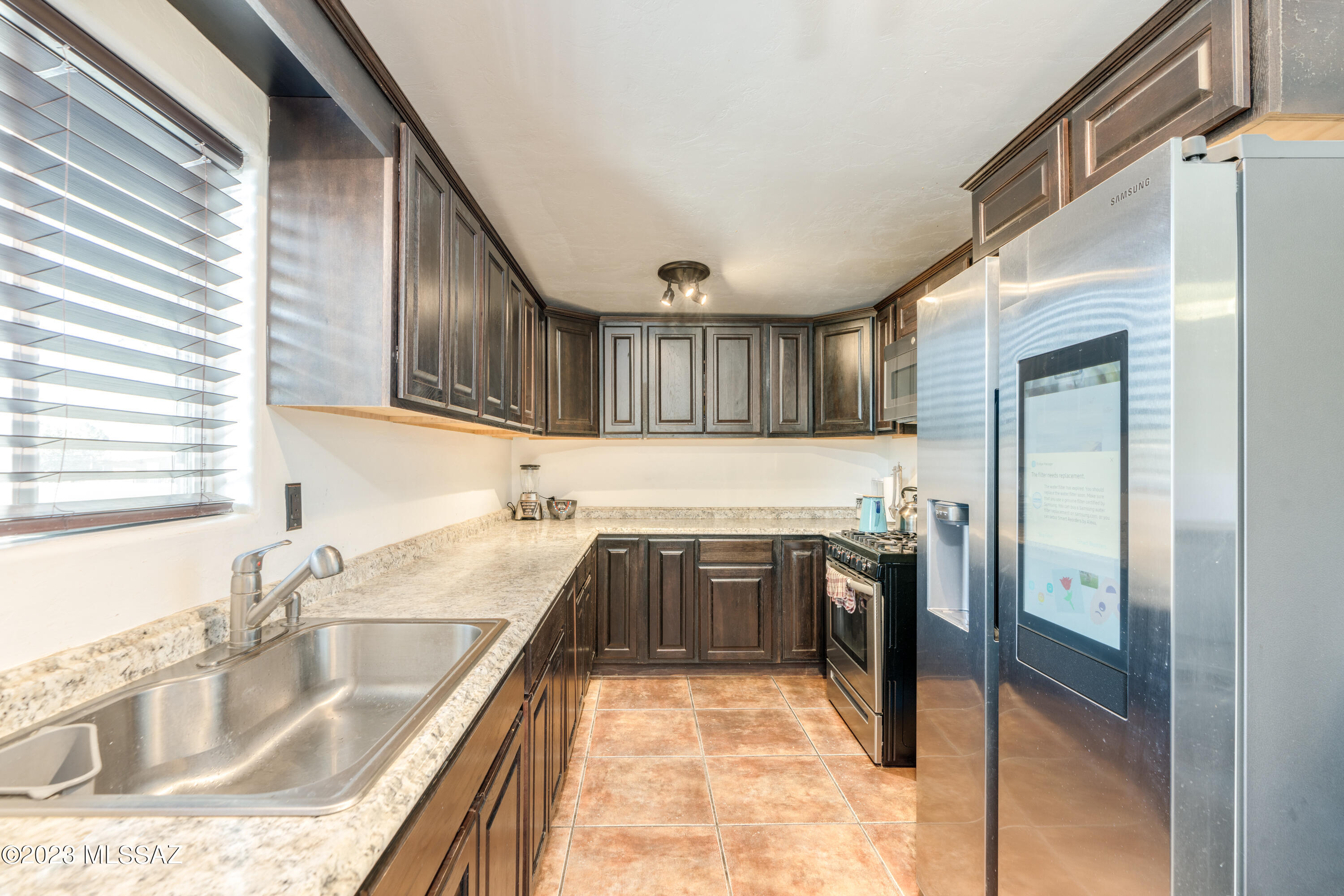 Los Reales Heights (1-102) - Residential