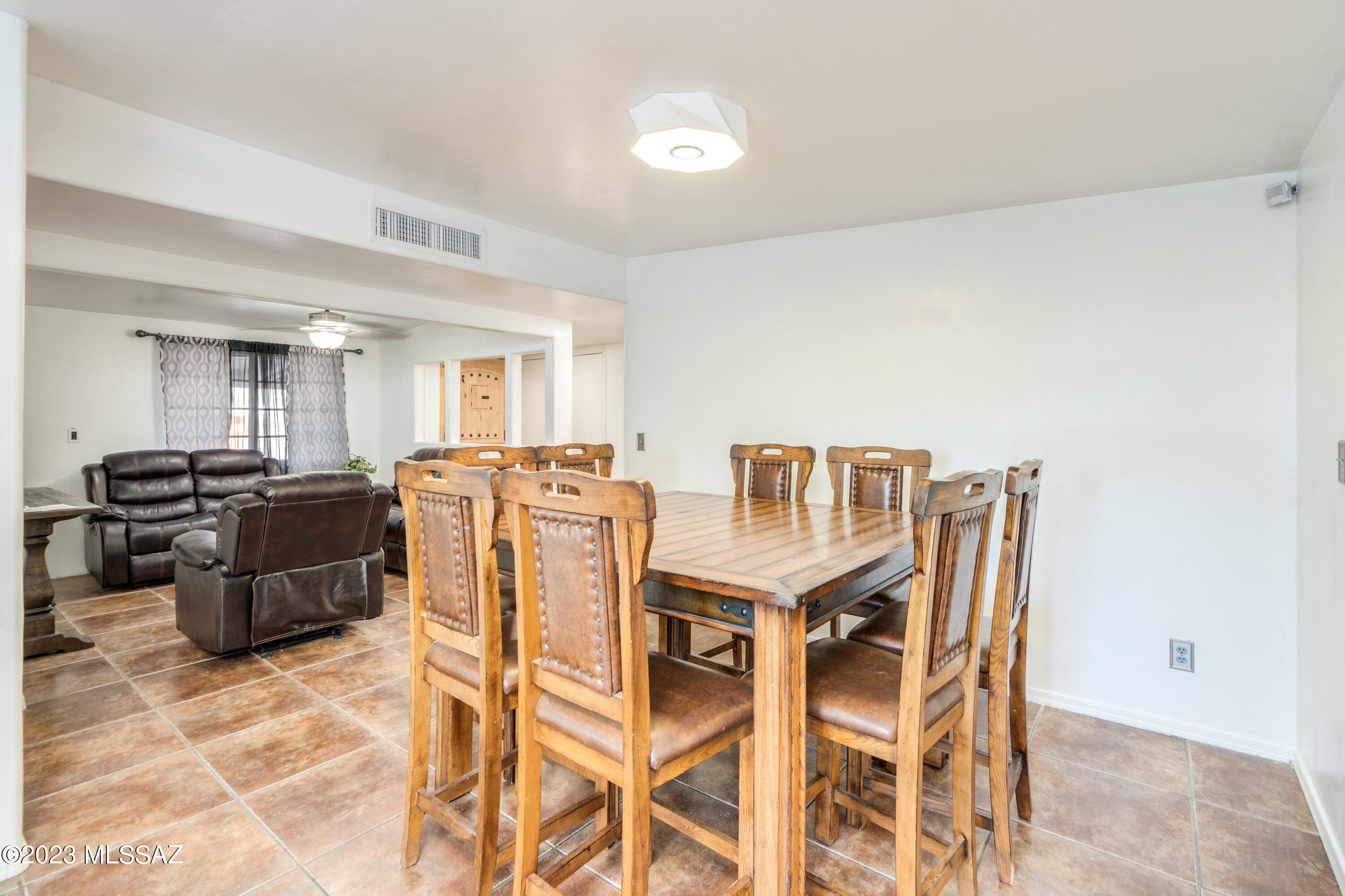 Los Reales Heights (1-102) - Residential