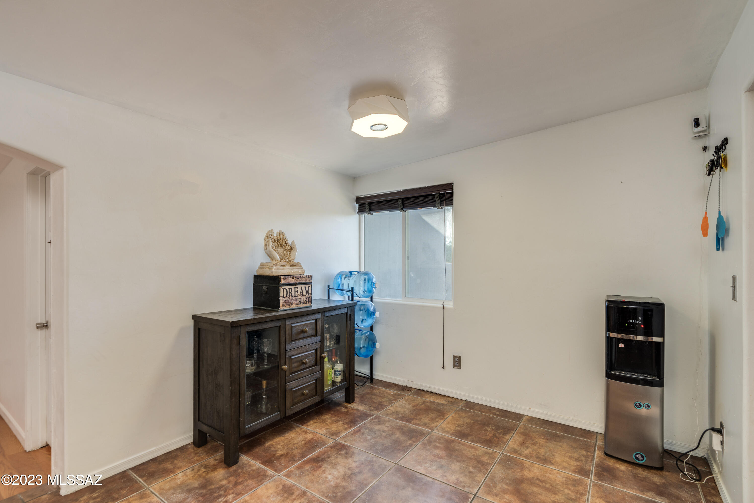 Los Reales Heights (1-102) - Residential