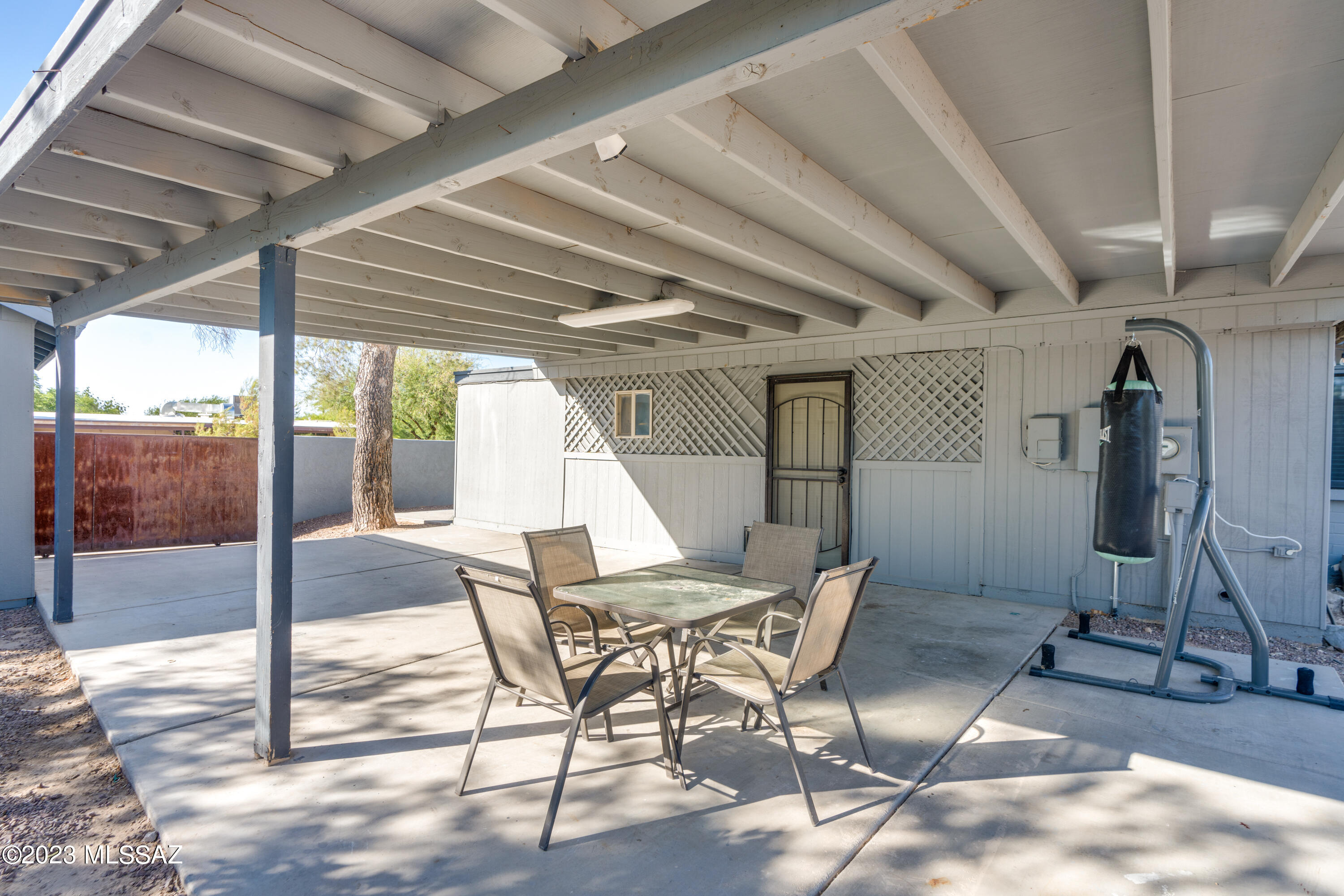 Los Reales Heights (1-102) - Residential