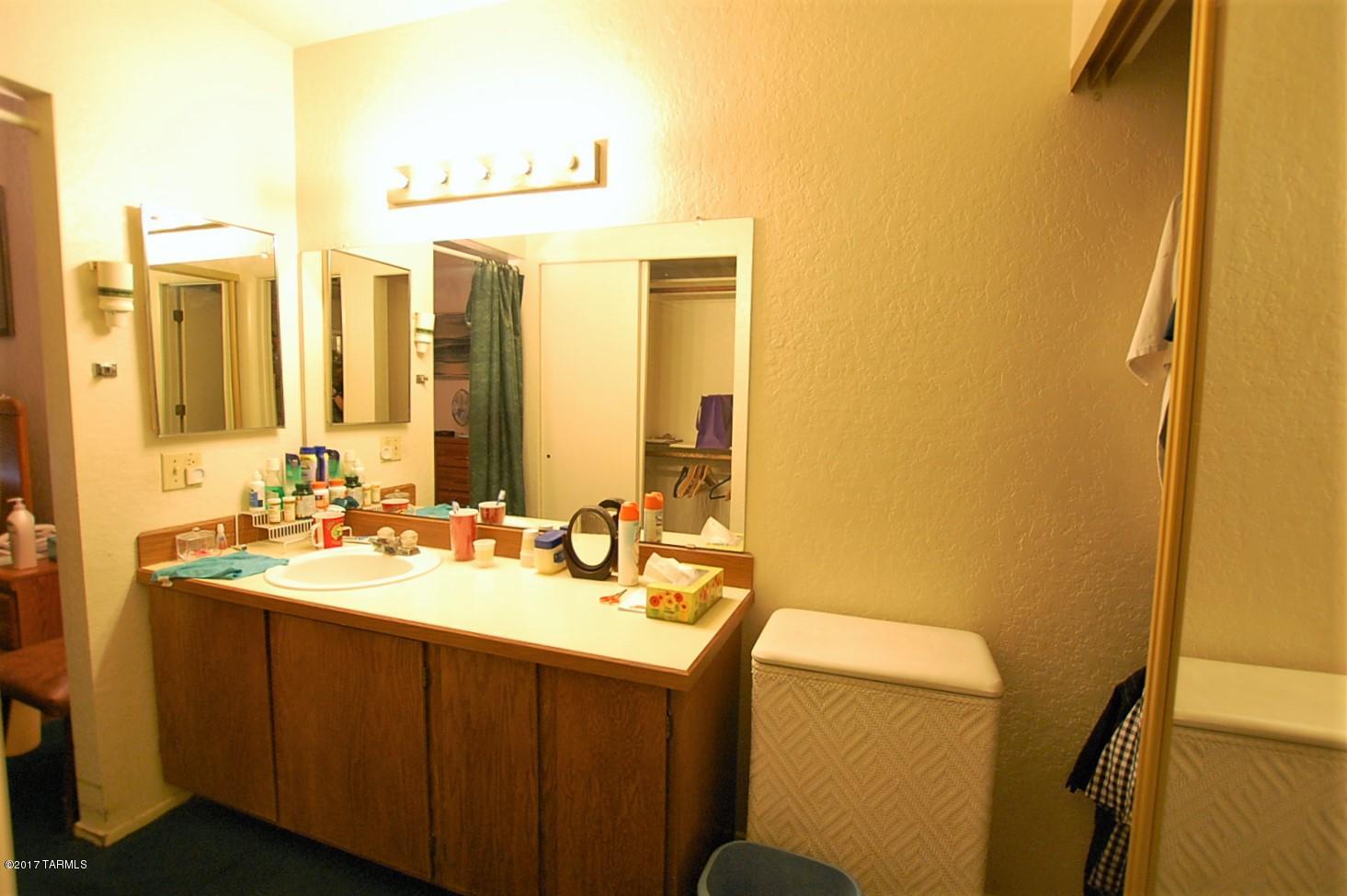 Summertree Condominiums (1-224) - Residential