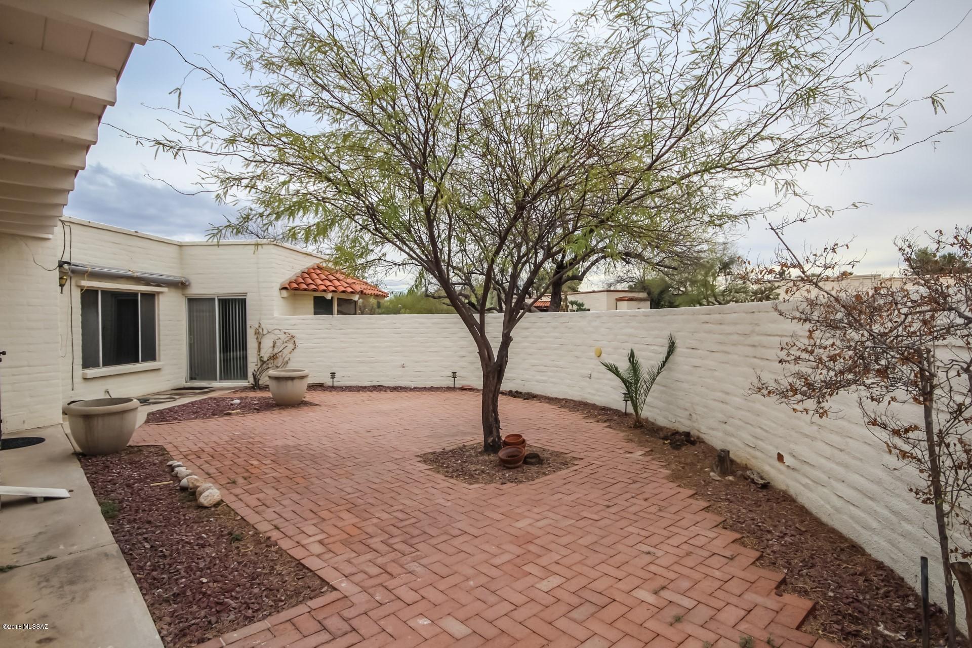 Colonia Verde (13-17) - Residential