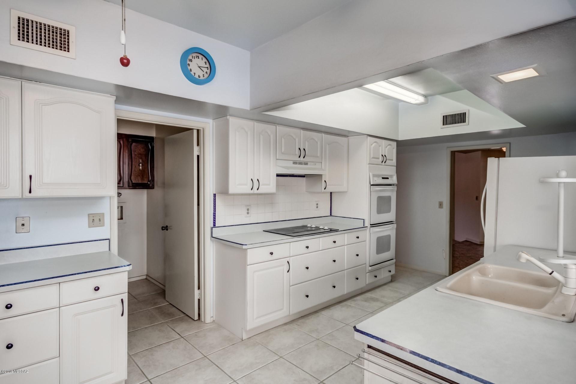 Colonia Verde (13-17) - Residential