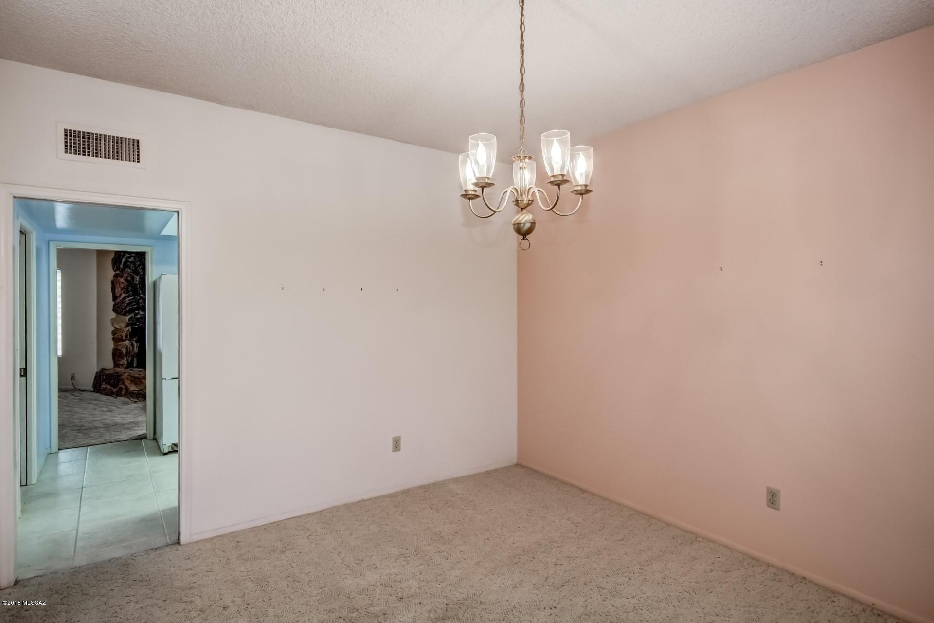 Colonia Verde (13-17) - Residential