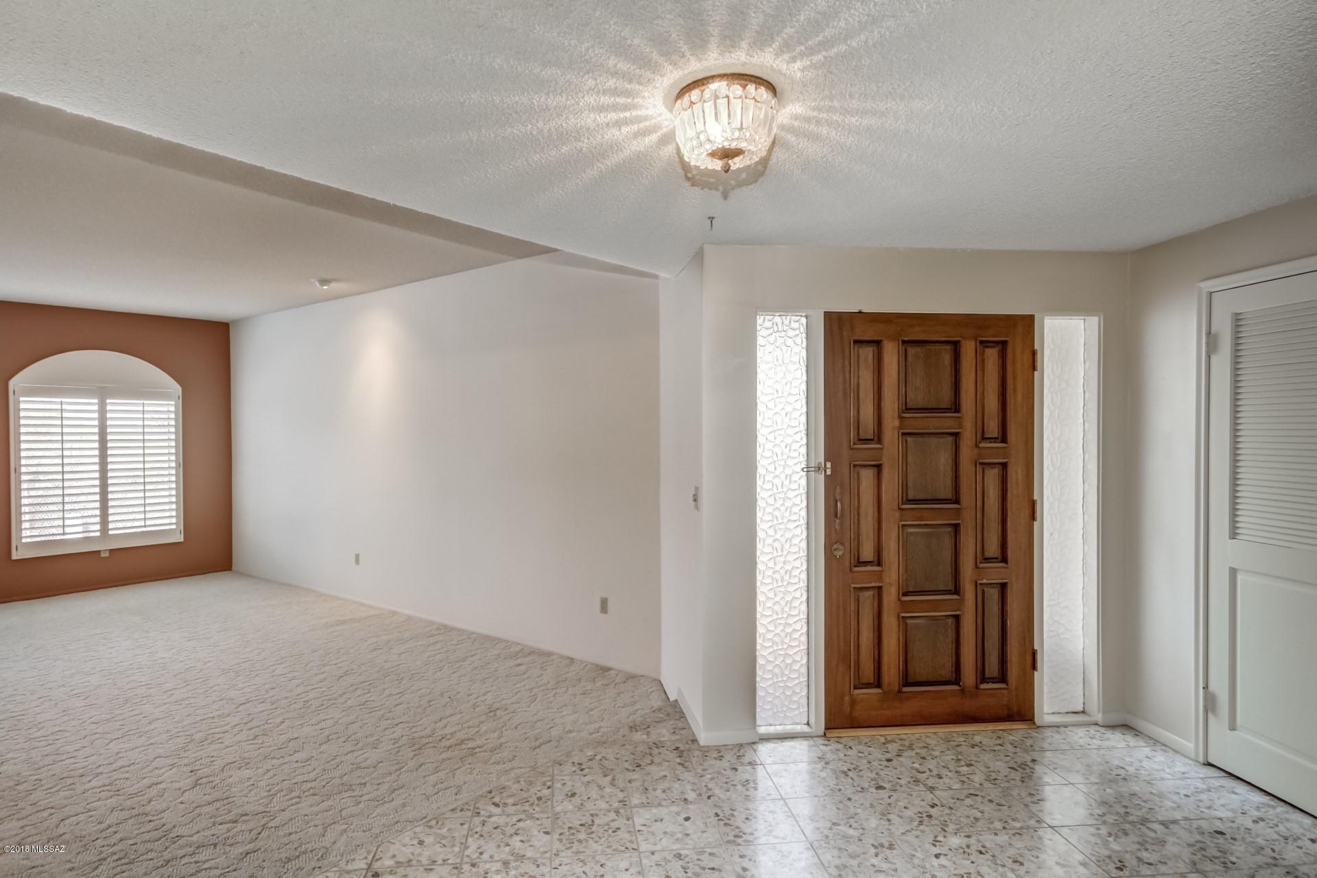 Colonia Verde (13-17) - Residential