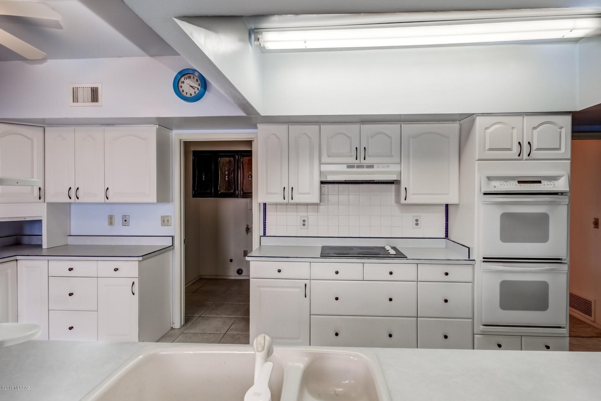 Colonia Verde (13-17) - Residential