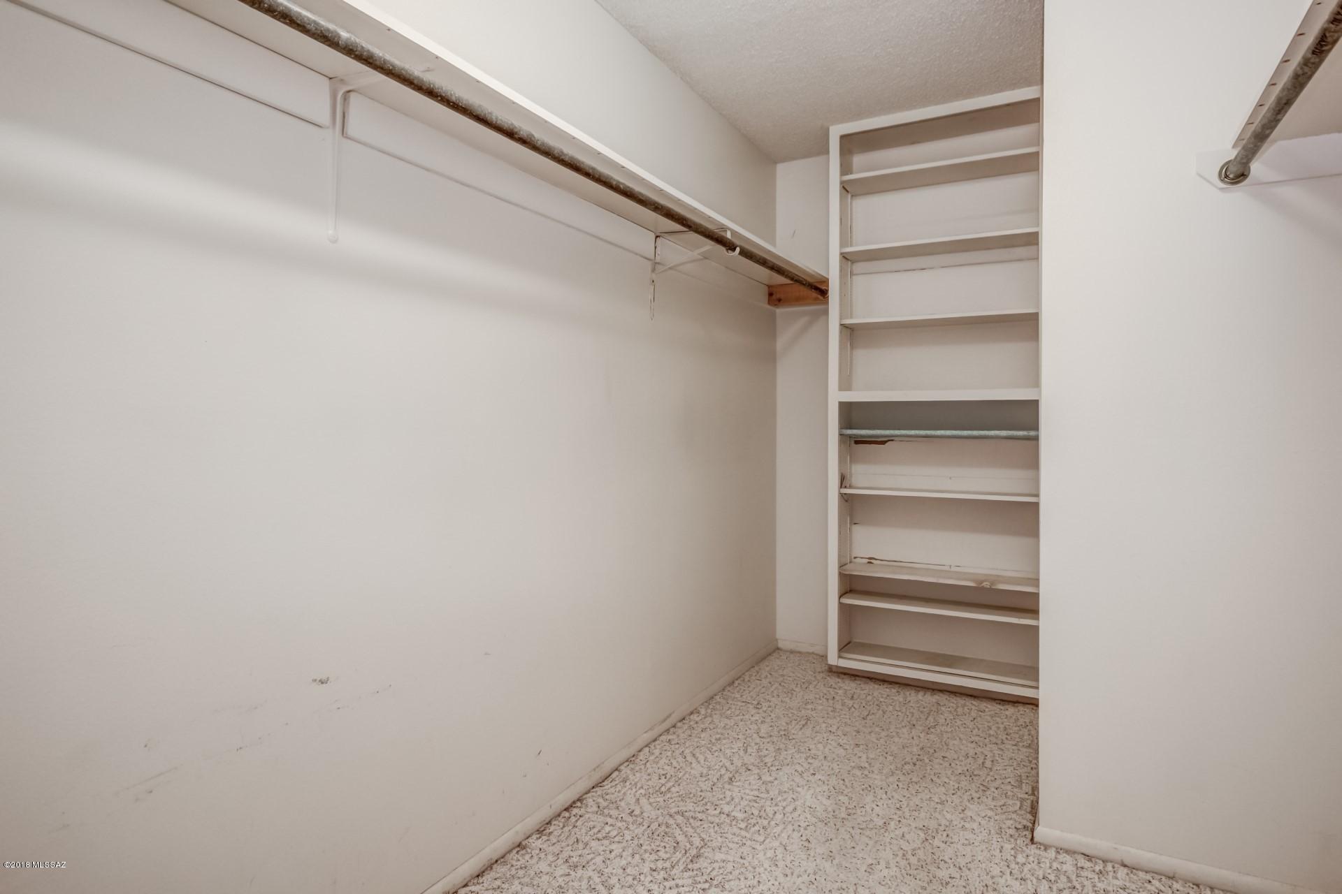 Colonia Verde (13-17) - Residential