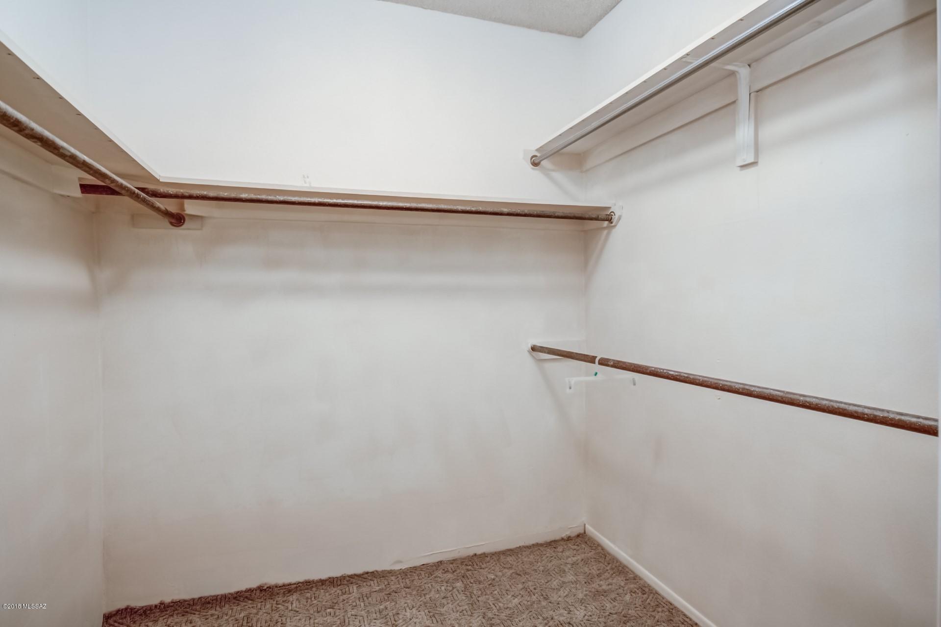 Colonia Verde (13-17) - Residential