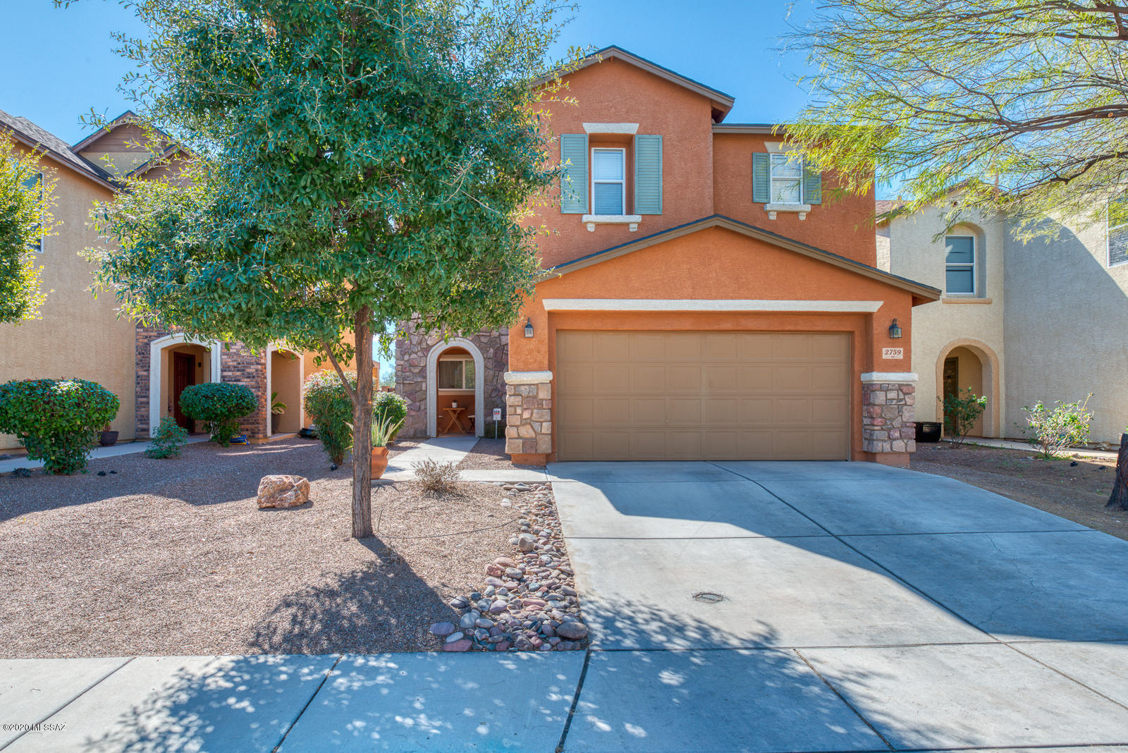 Beautiful well maintained home in a great location close to I-10.
3 BR + Loft, 2023 Sq. ft. BRAND NEW Lenox HVAC System, Custom wood shutters and oak stair rail compliment this homes floor plan. Huge loft is perfect for exercise, play room, hobby, office, or media room! Spacious master suite with gorgeous cabinetry and dual sinks in bath! North/South orientation. Covered patio, lot backs up to common area for added privacy! Close to neighborhood playground/park,