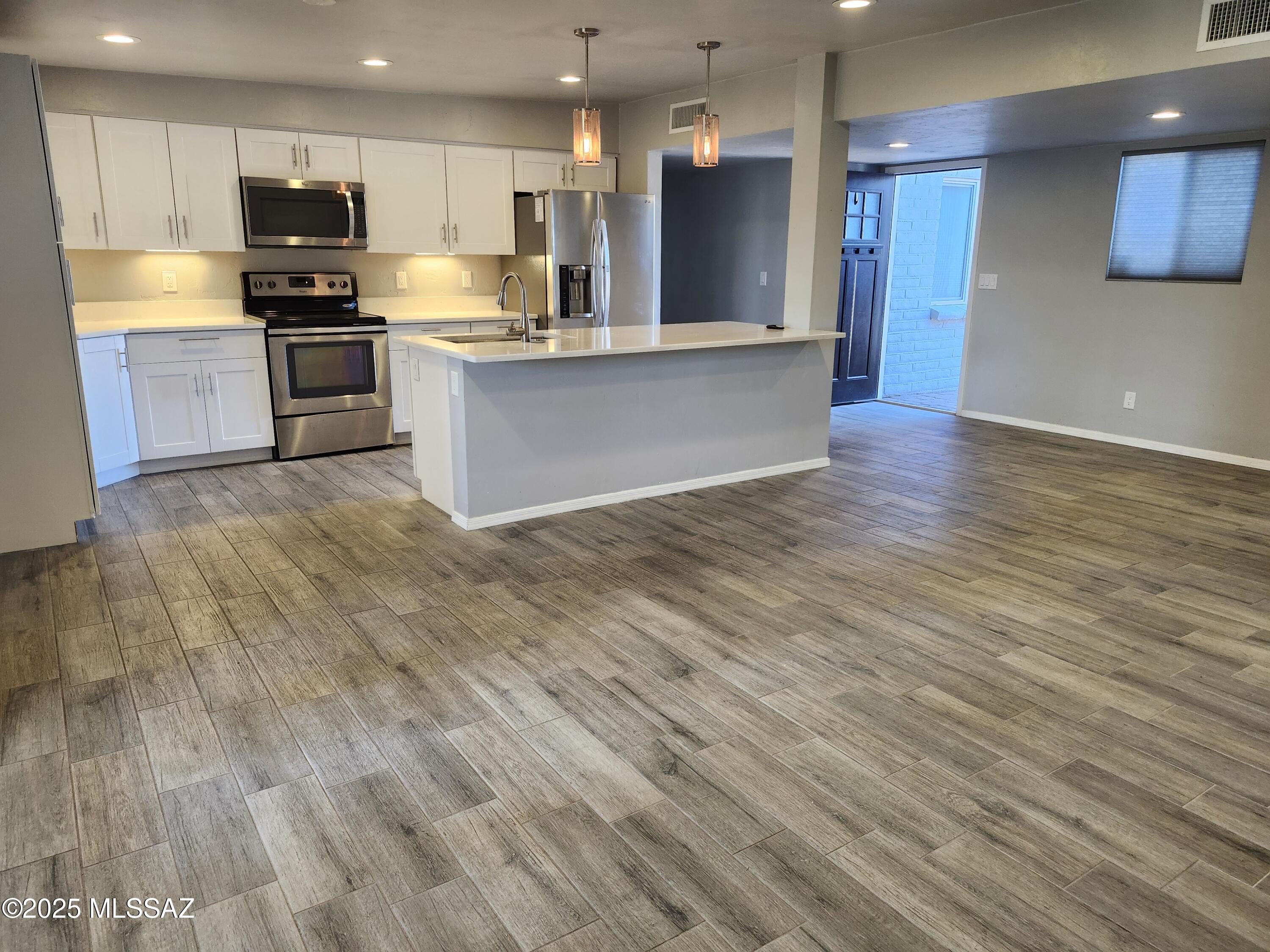 Rincon Vista (1-28) - Residential Lease