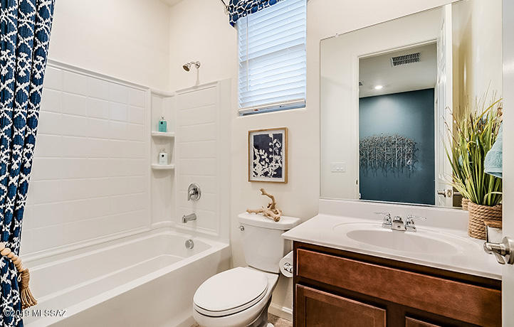 The Vistas At Rincon Knolls SQ20152600506 - Residential
