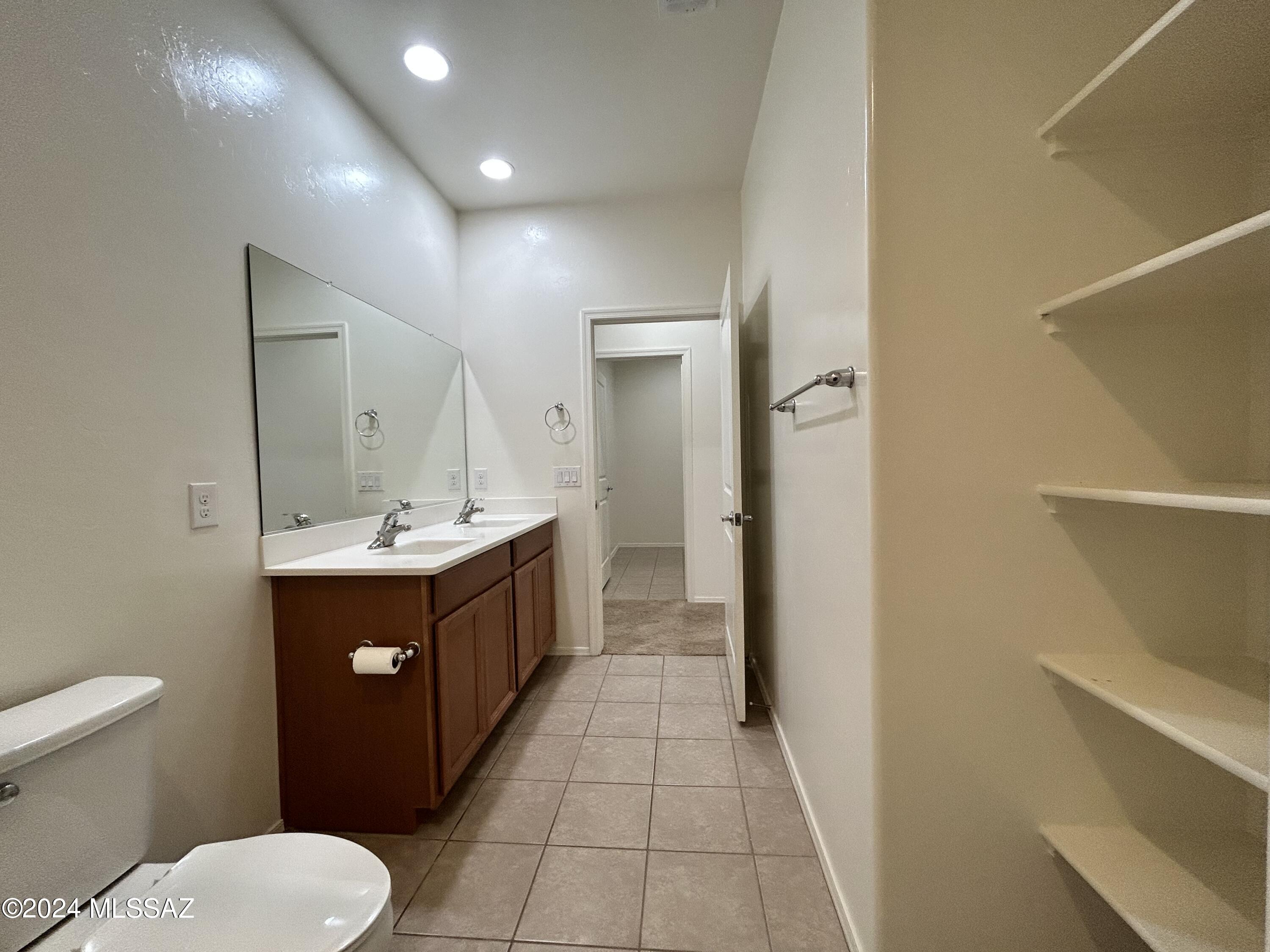 La Estancia De Tucson (1-330) - Residential Lease