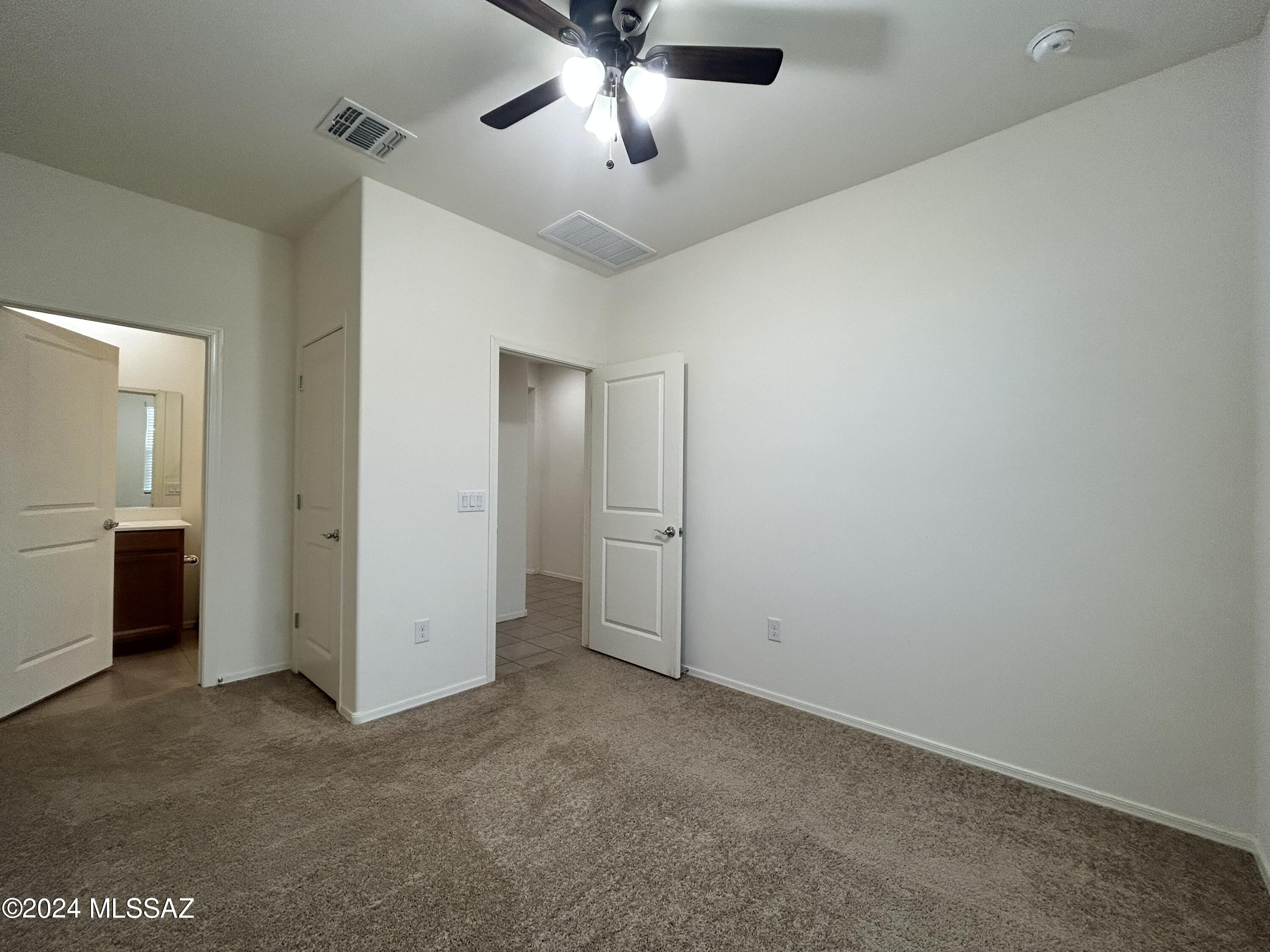 La Estancia De Tucson (1-330) - Residential Lease