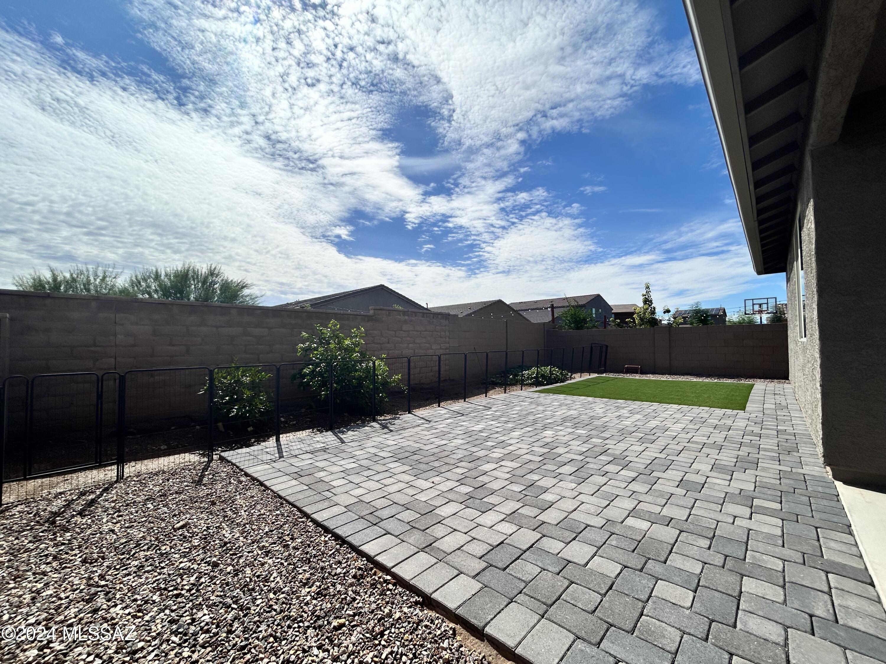 La Estancia De Tucson (1-330) - Residential Lease