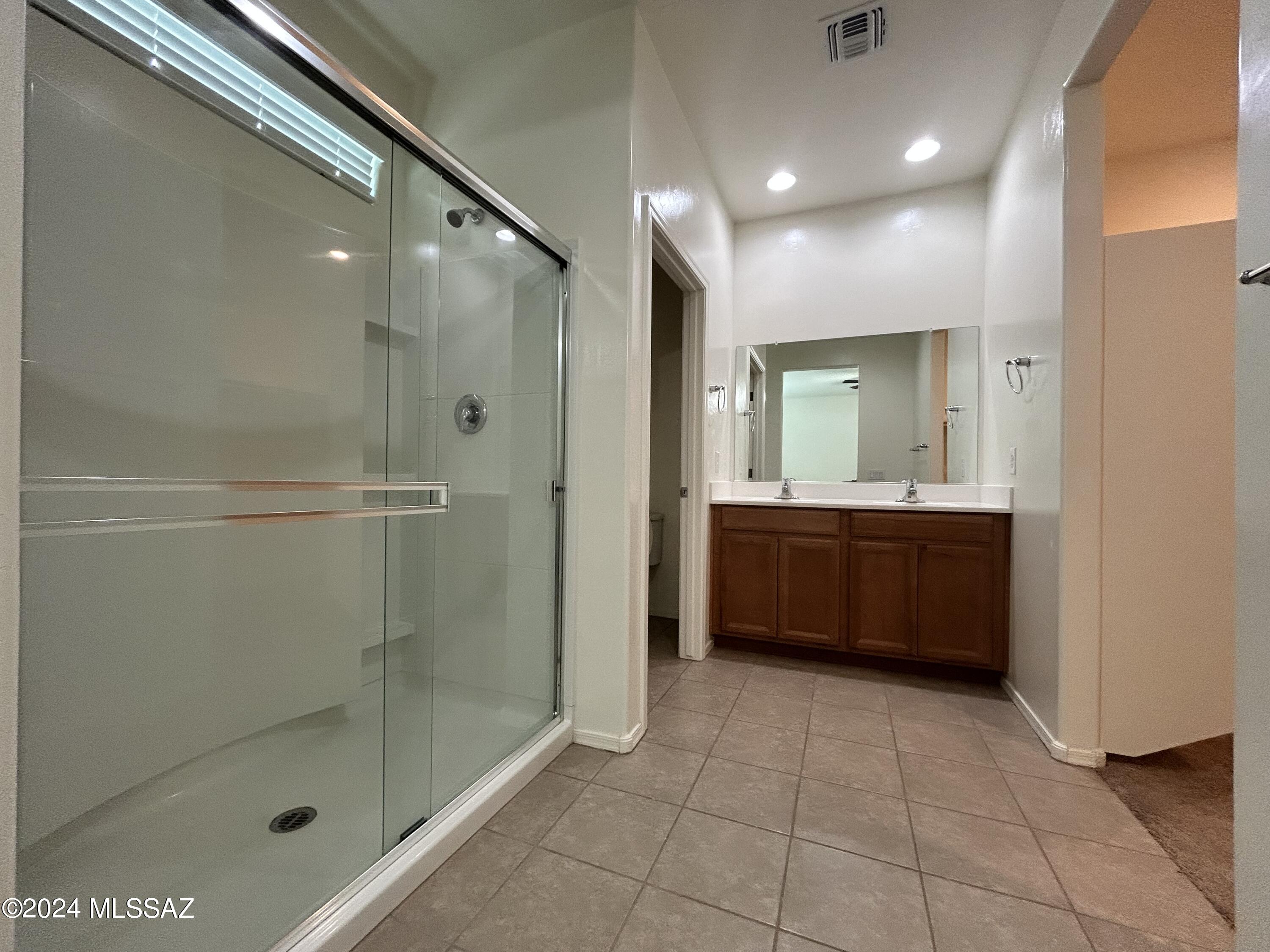 La Estancia De Tucson (1-330) - Residential Lease