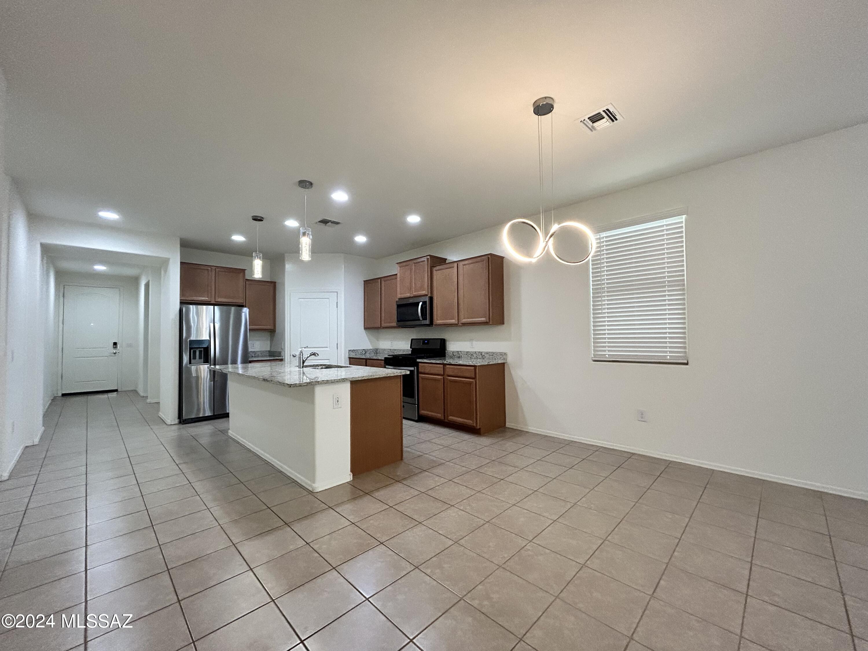 La Estancia De Tucson (1-330) - Residential Lease