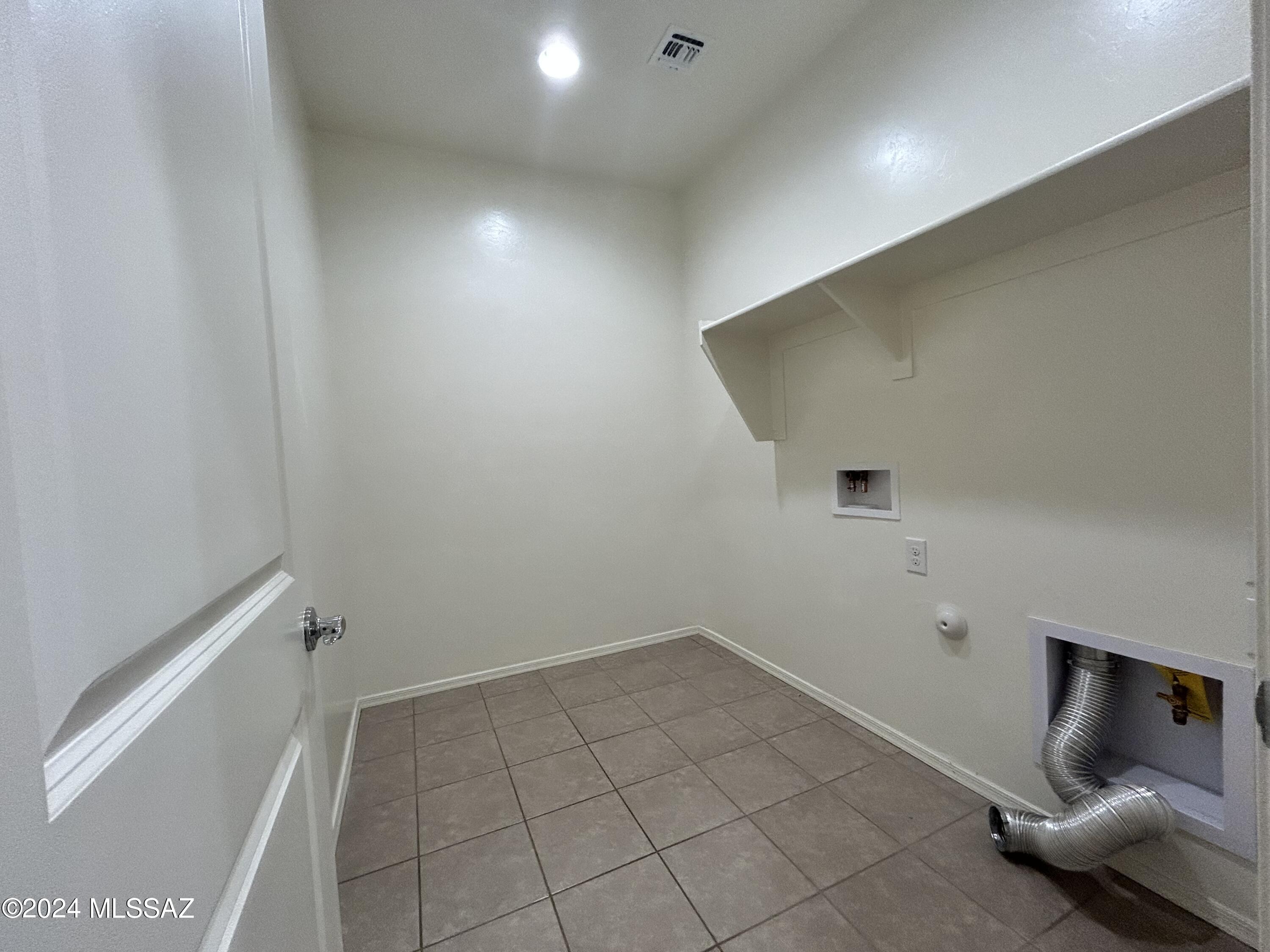 La Estancia De Tucson (1-330) - Residential Lease