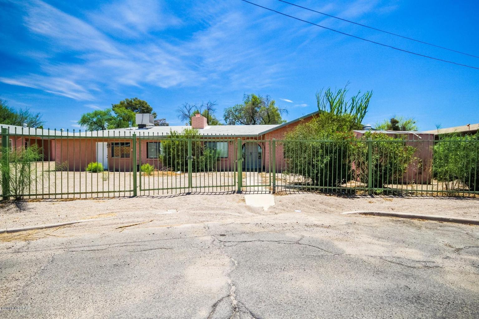 Come take a look at this great investment opportunity.
Used to be assisted living! Turn it back to what it once was or make it into a multi-family property.
# separate parcels up for sale almost a full acre of land fully fenced with 6 houses currently on the property.