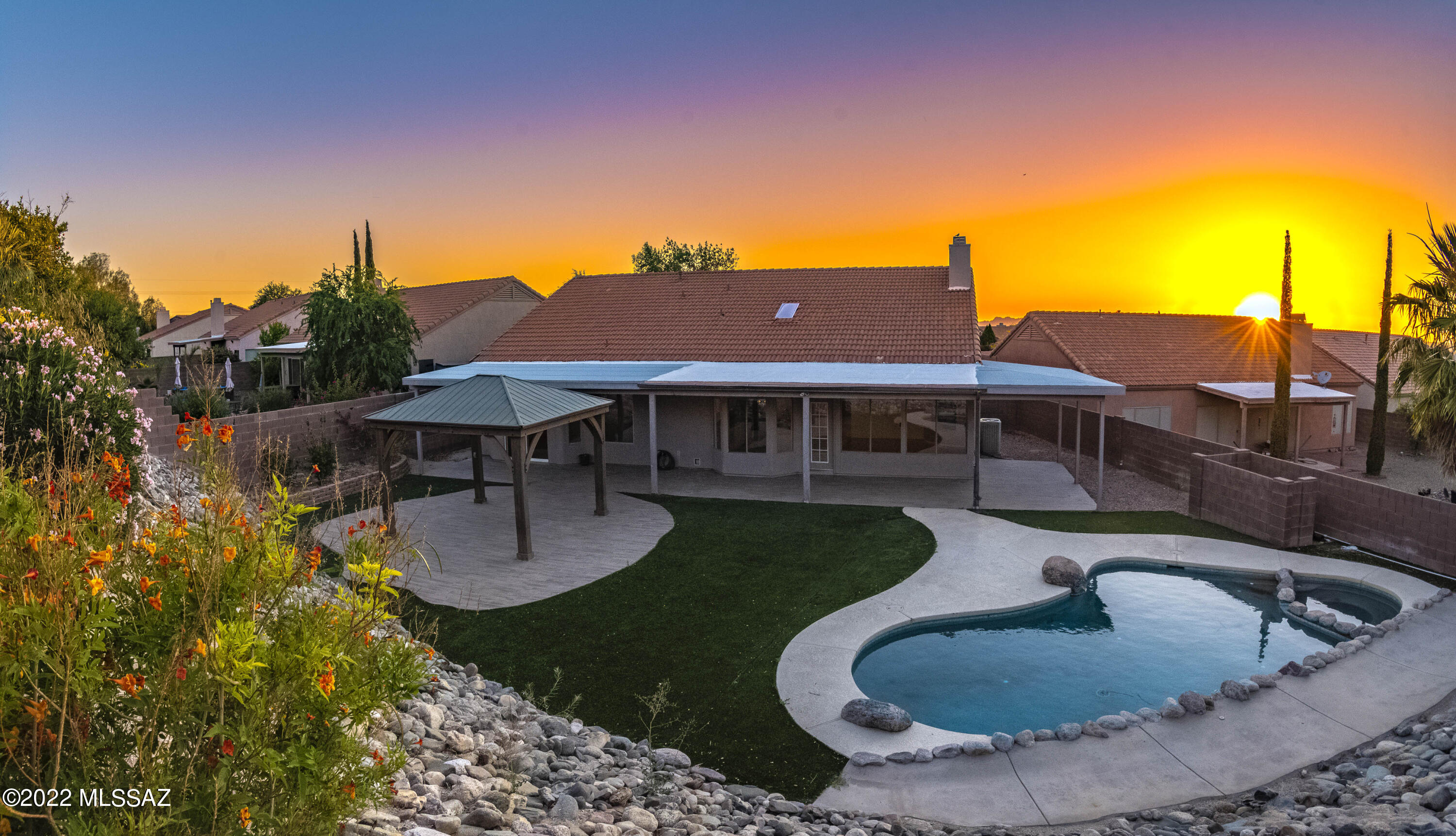 Wonderful 4 bed 2 bath 3 Car Garage with Gorgeous Backyard with a Pool and Gazebo Ready for Its New owner! Enjoy Open Concept, Spacious Bedrooms, Fireplace, Skylight in The Kitchen, and Magnificent Mountain Views! Perfect for a Family, conveniently located close to Shopping, Dining and Schools!