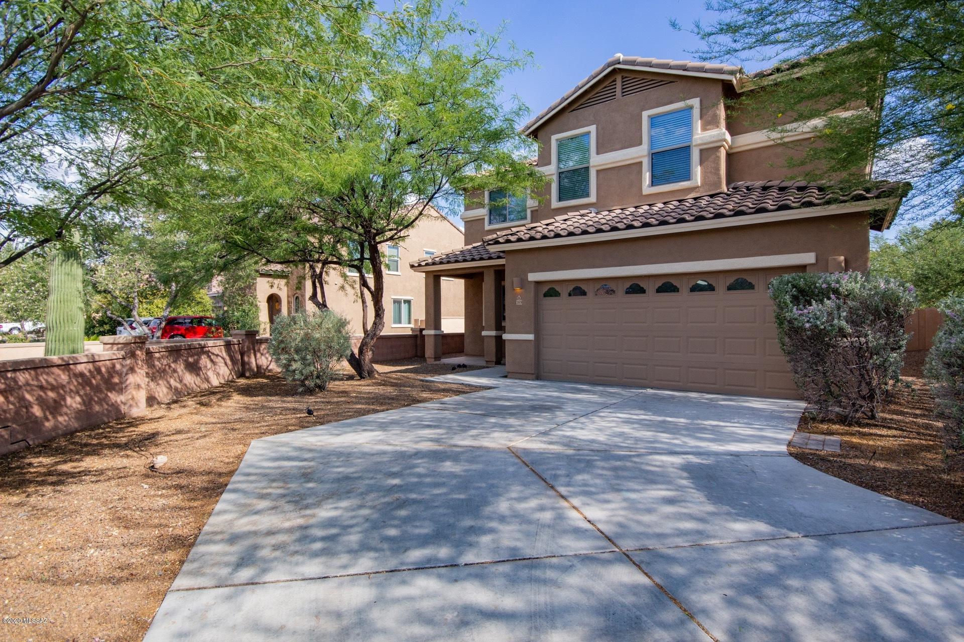 An Absolute Gem! Move in ready, 4 bed 3 bath plus den 2500 sq ft home on a premium corner lot with huge yard. Stainless steal kitchen appliances, back yard gas grill and fire pits ready to enjoy. Drop down screen and projector. Surround sound in living room, master and patio. Whole home central vac, soft water and reverses osmosis to list a few. Washers/Dryer stay.  North-South facing, Cul-de-sac home. BBQ in your own custom back yard or walk to one of the neighborhood parks or pools just blocks away. Only minutes drive to grocery store, schools, and restaurants. This community offers it all! From walking trails and skate parks, to a 24-hour gym and fishing. Wont last long, Must see