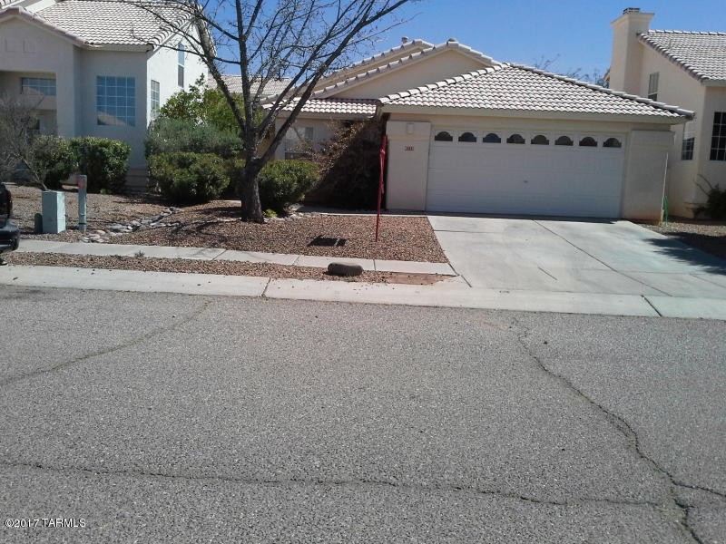 Great 3 bedroom home in the desirable Vail school district and Rita Ranch.  Close to shopping, schools, restaurants. and the I-10 freeway.  Easy commute to employment of Raytheon, Davis Monthan and and the Airport. Covered patio, low care landscape, and tile roof.
