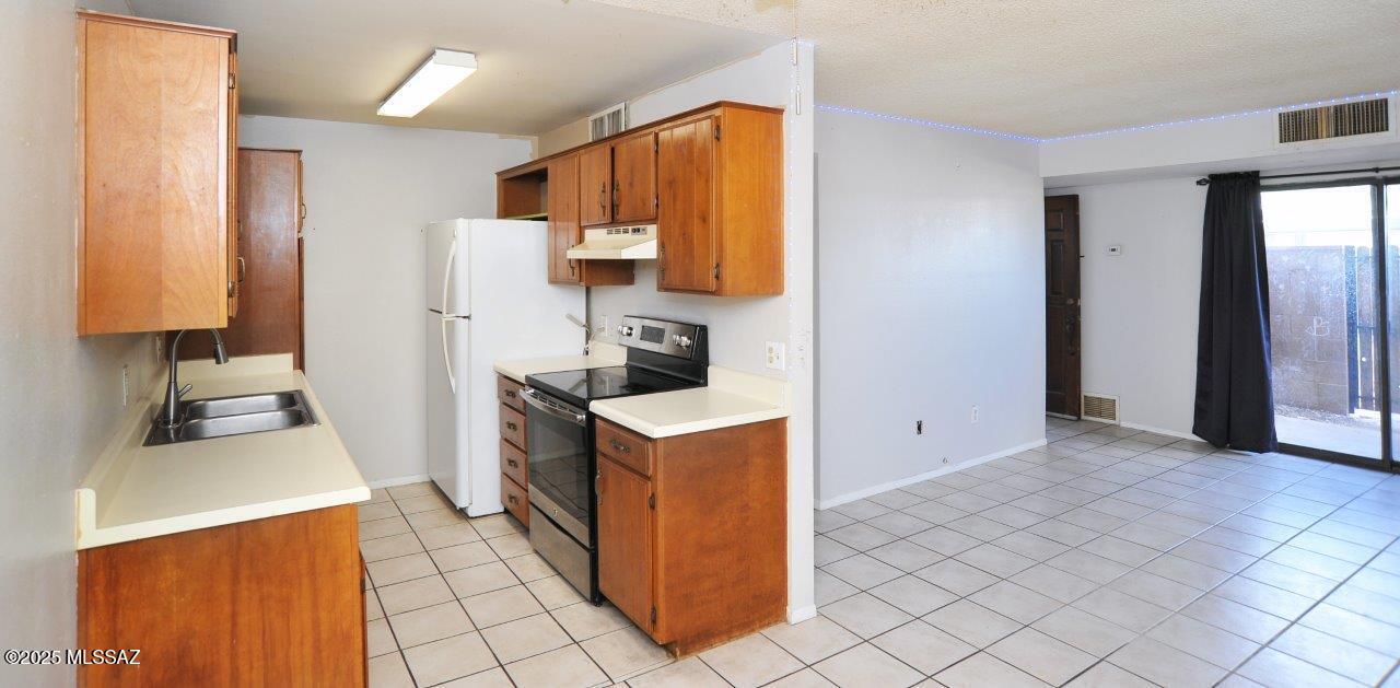 Golf Links East Condos (1-48) - Residential