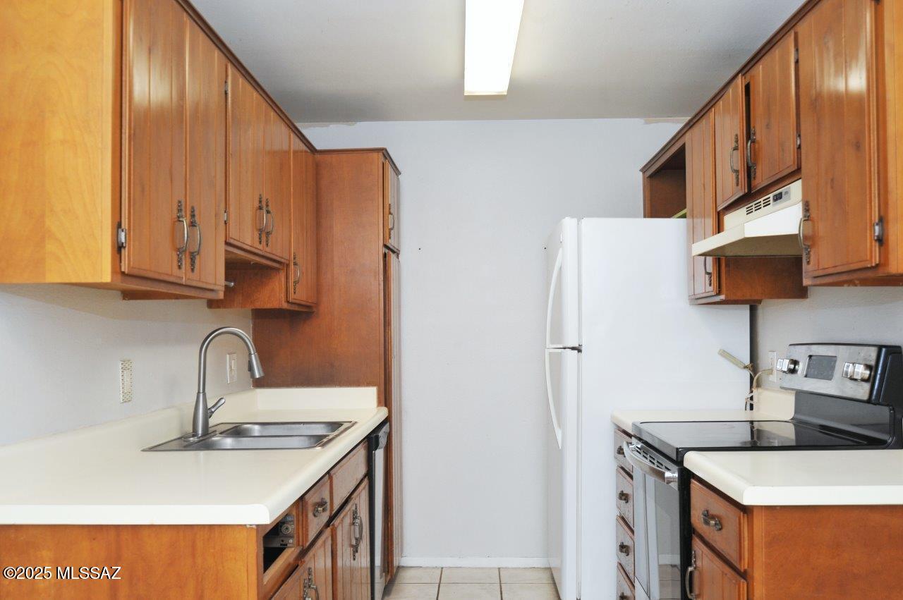 Golf Links East Condos (1-48) - Residential