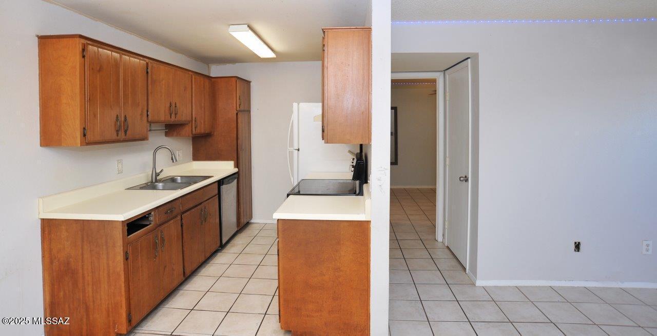 Golf Links East Condos (1-48) - Residential