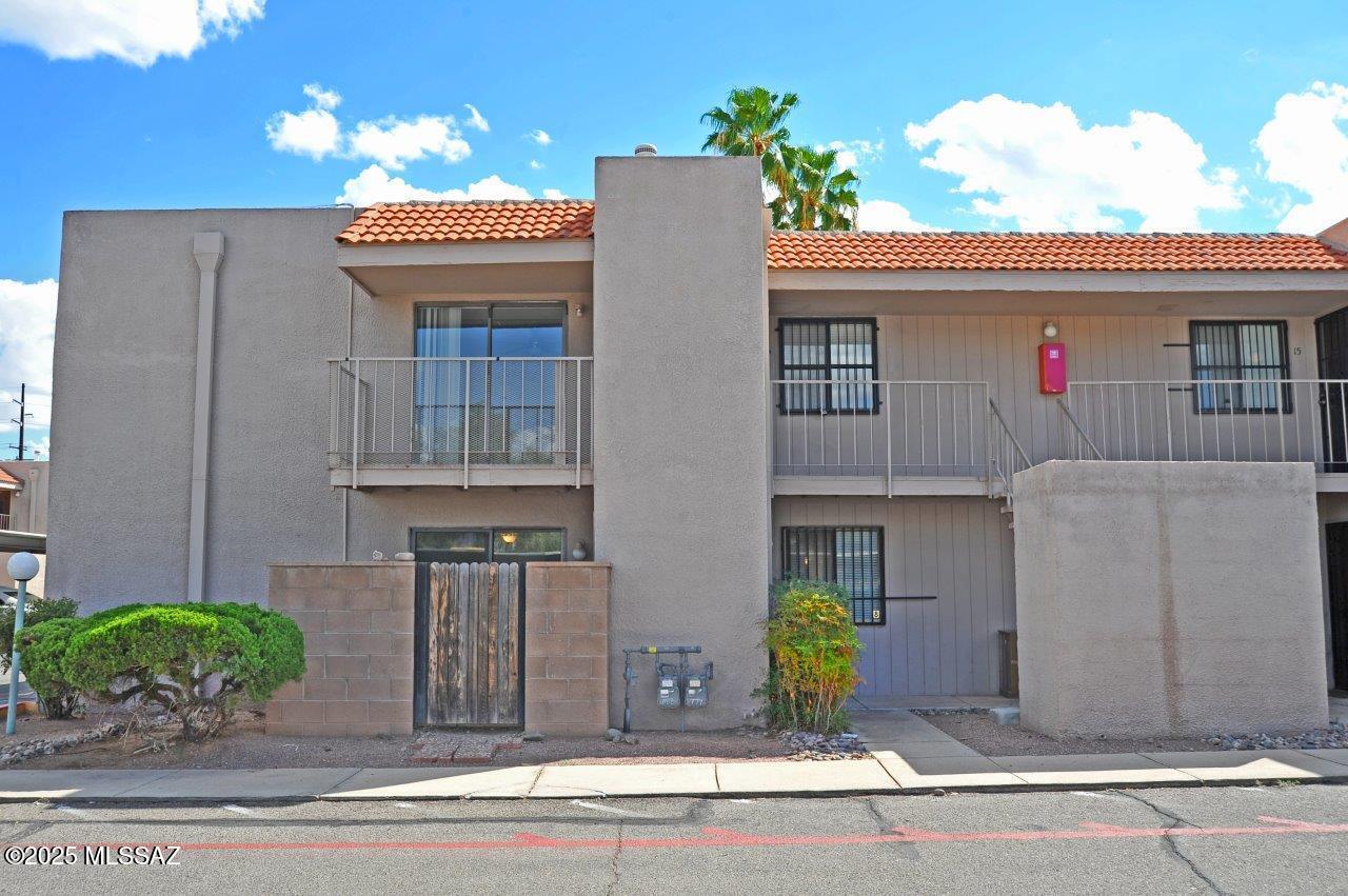 Golf Links East Condos (1-48) - Residential