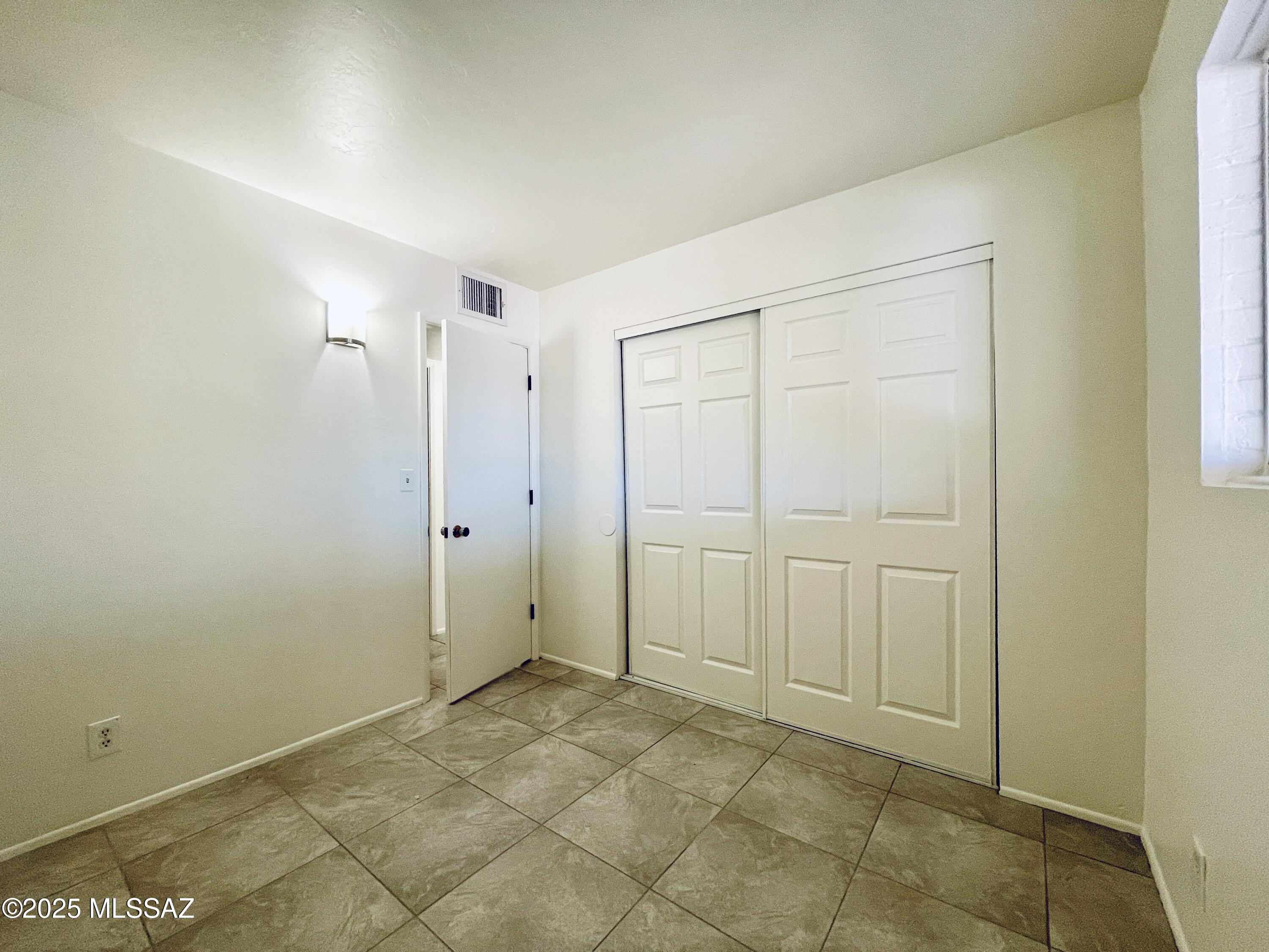 Desert Hills (1-82) - Residential Lease