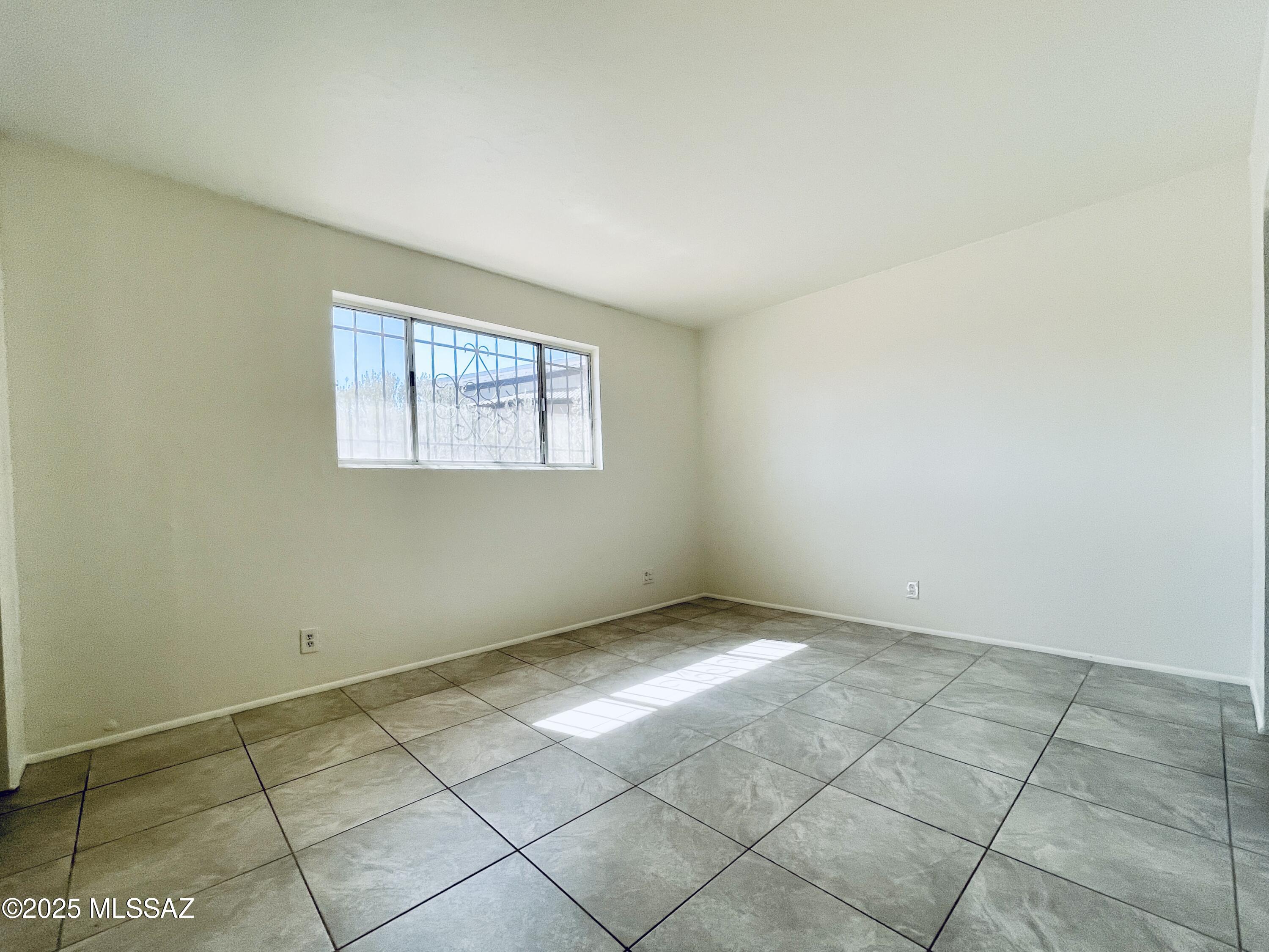 Desert Hills (1-82) - Residential Lease