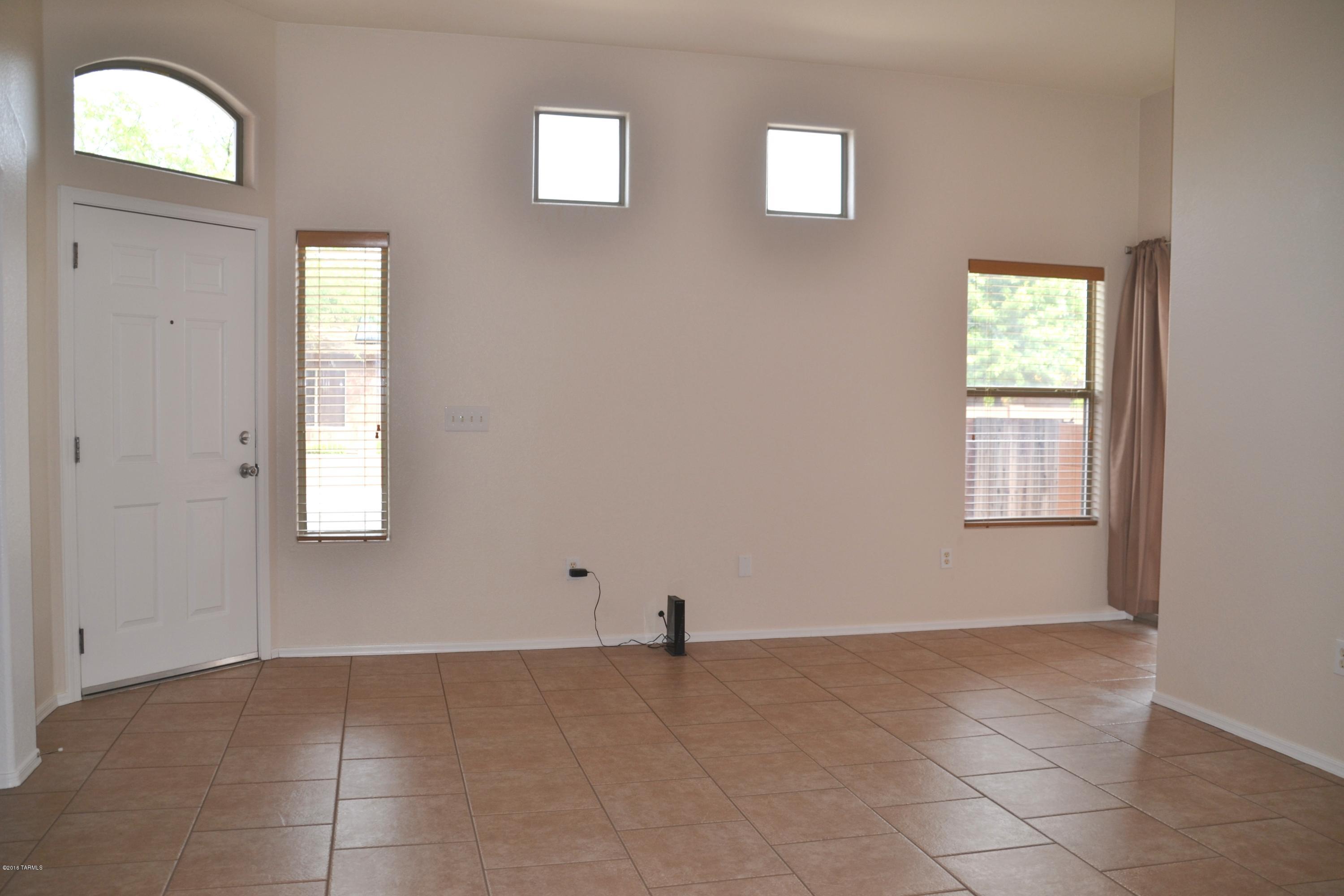 Tres Pueblos - Residential