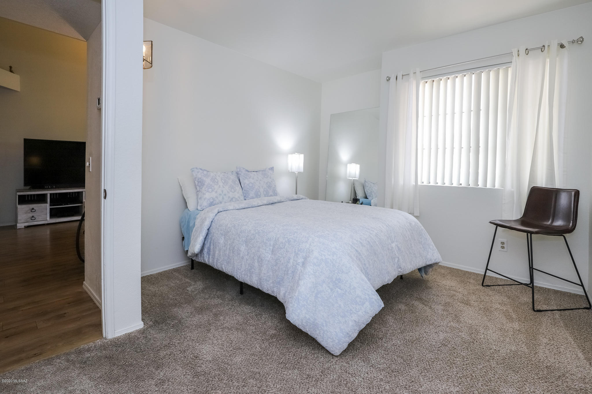 Twelve Hundred River Rd Condos - Residential