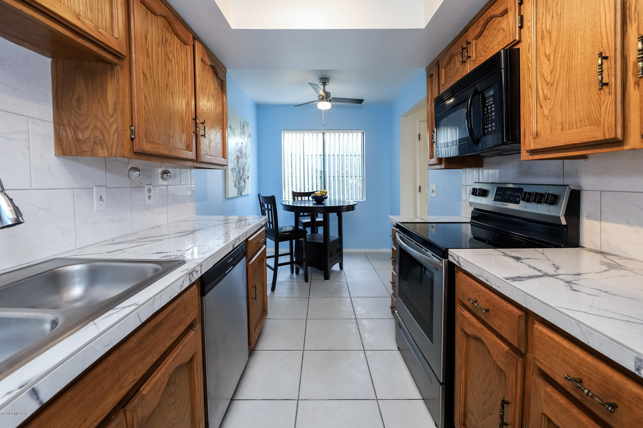 Twelve Hundred River Rd Condos - Residential