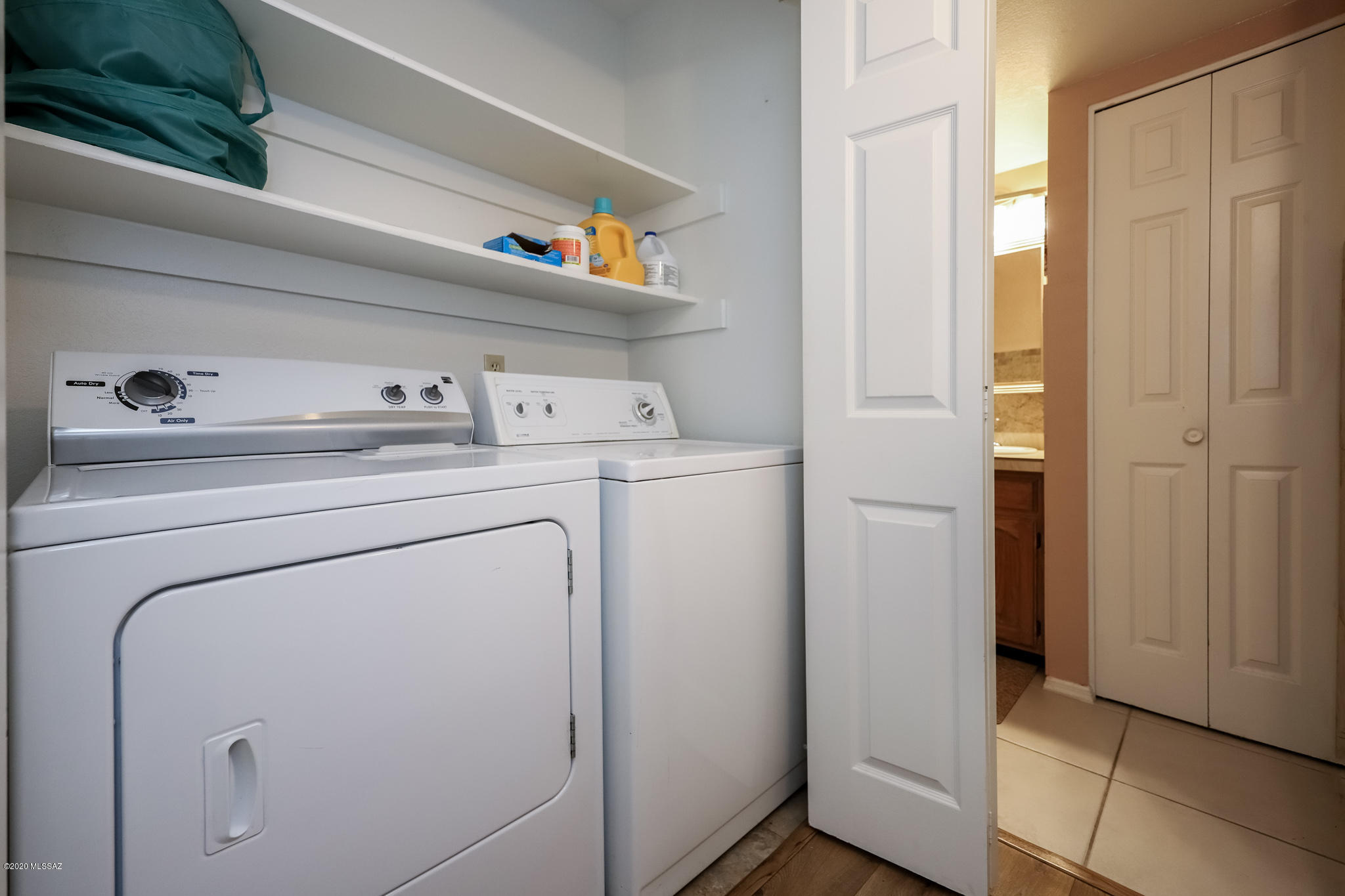Twelve Hundred River Rd Condos - Residential