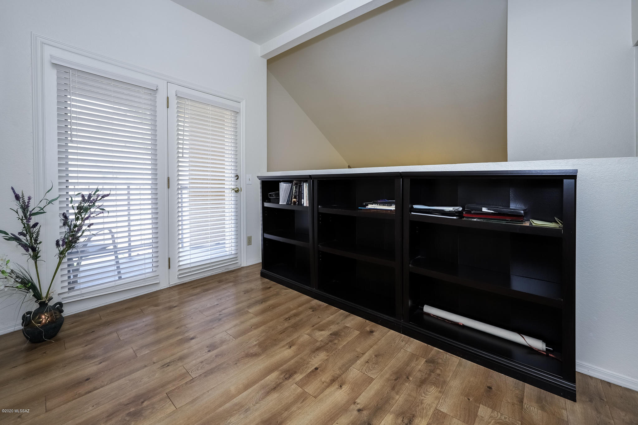 Twelve Hundred River Rd Condos - Residential