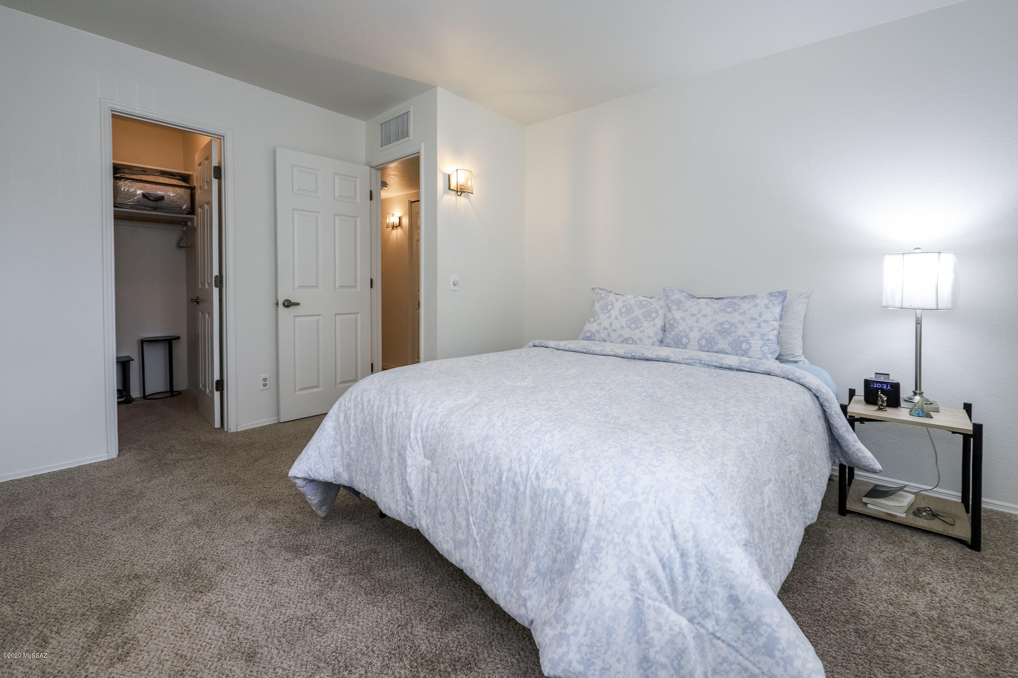 Twelve Hundred River Rd Condos - Residential