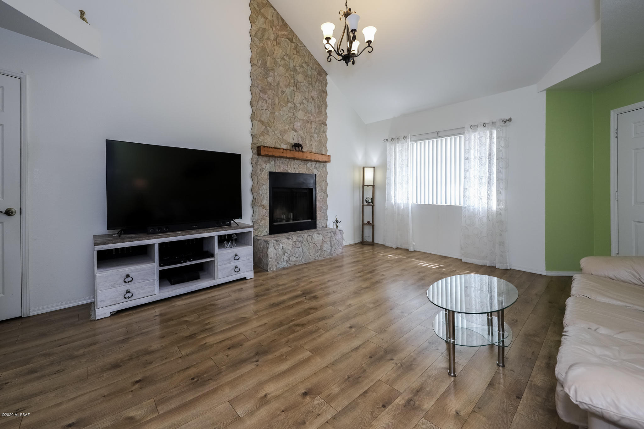 Twelve Hundred River Rd Condos - Residential