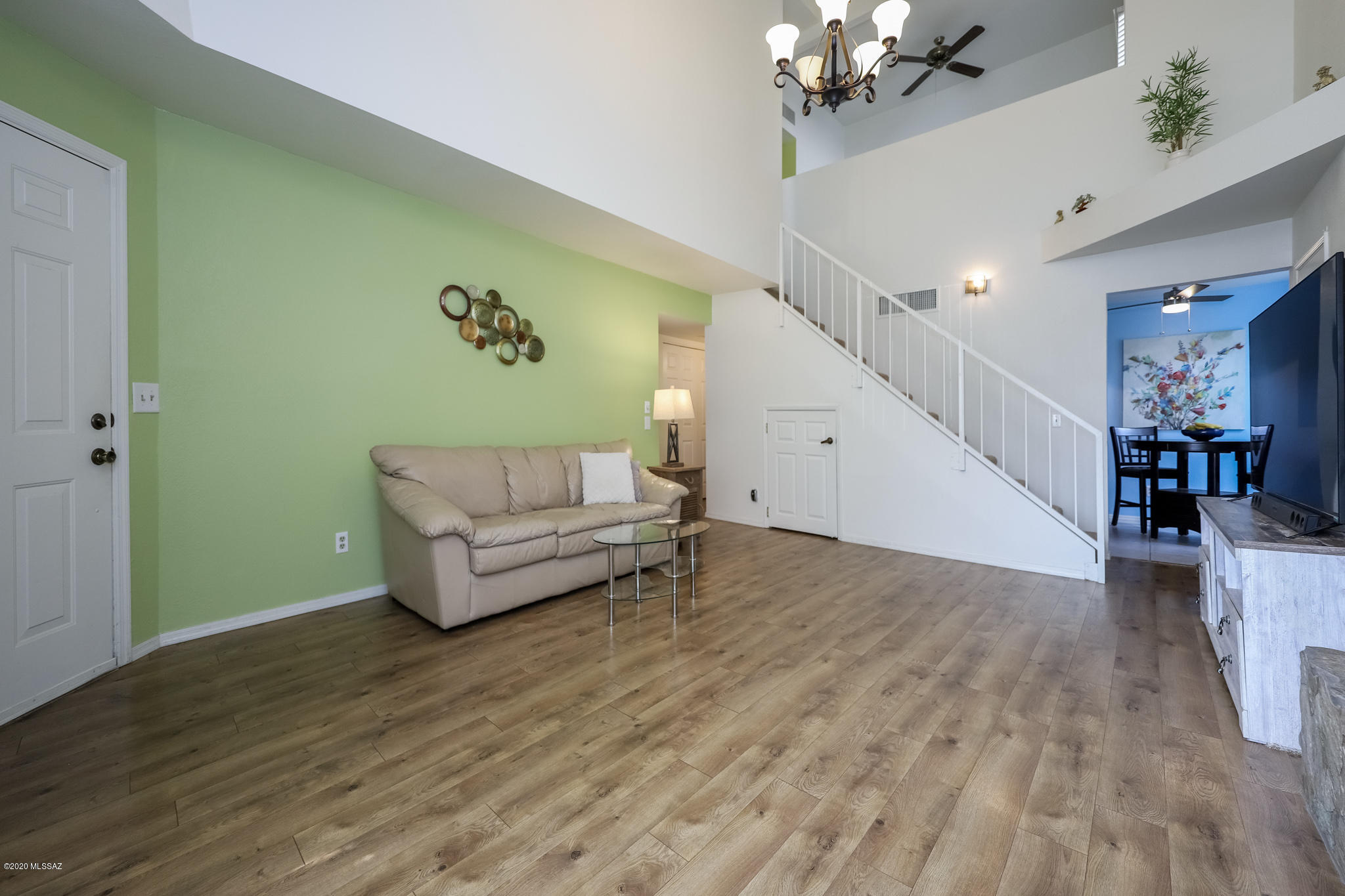 Twelve Hundred River Rd Condos - Residential