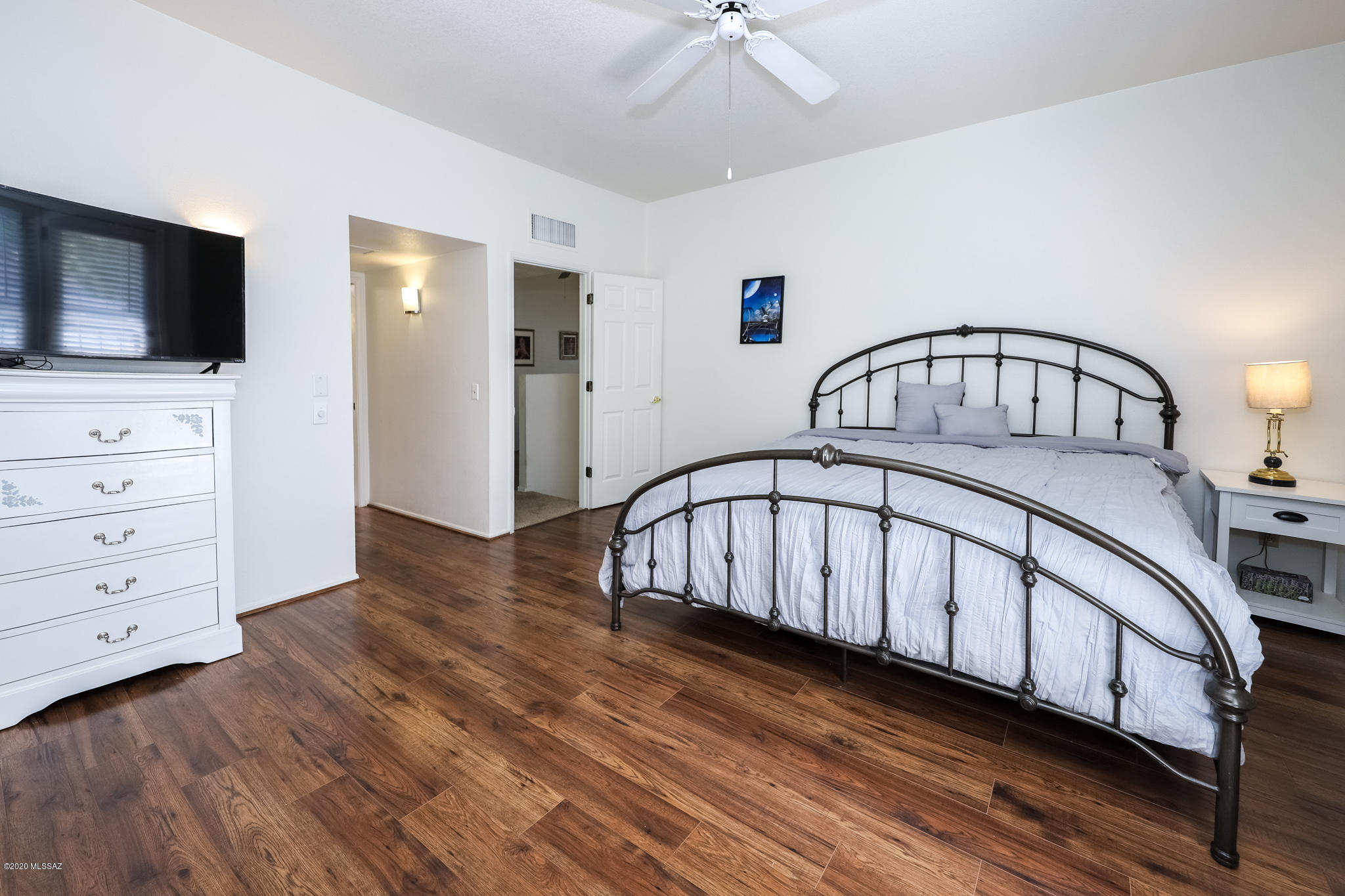 Twelve Hundred River Rd Condos - Residential