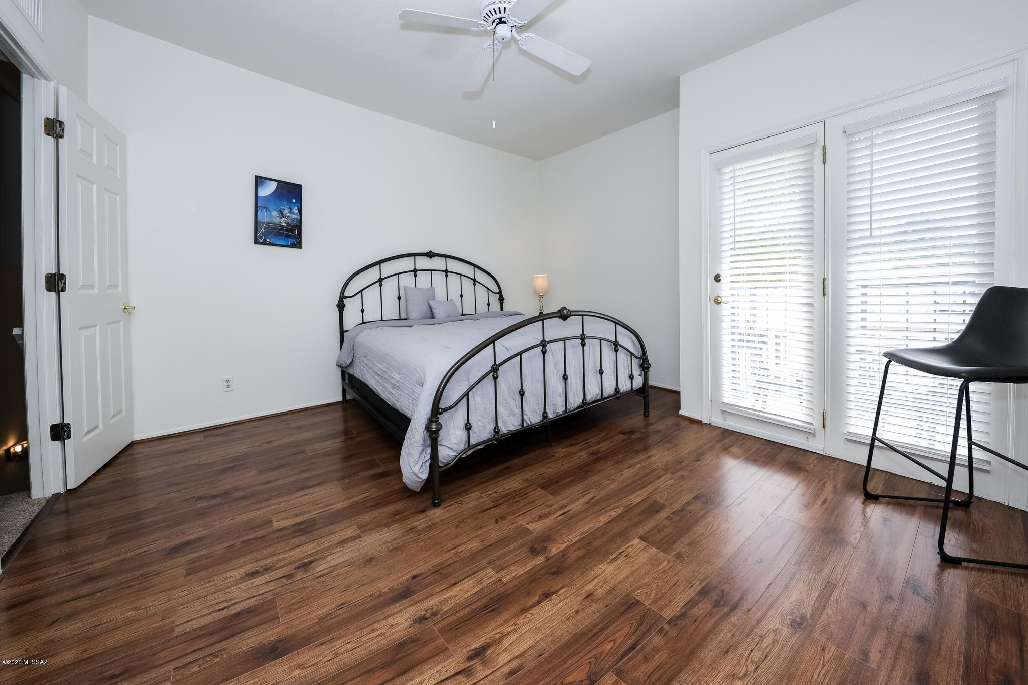 Twelve Hundred River Rd Condos - Residential