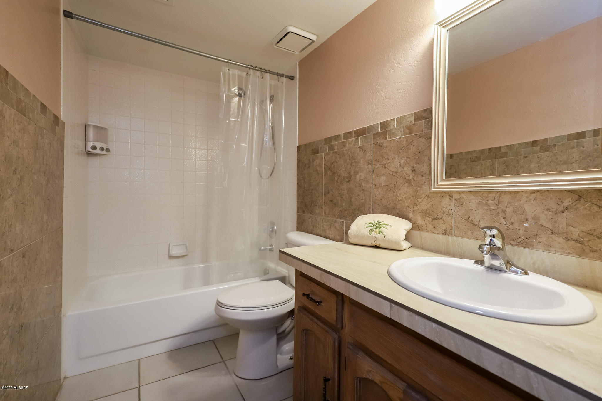 Twelve Hundred River Rd Condos - Residential