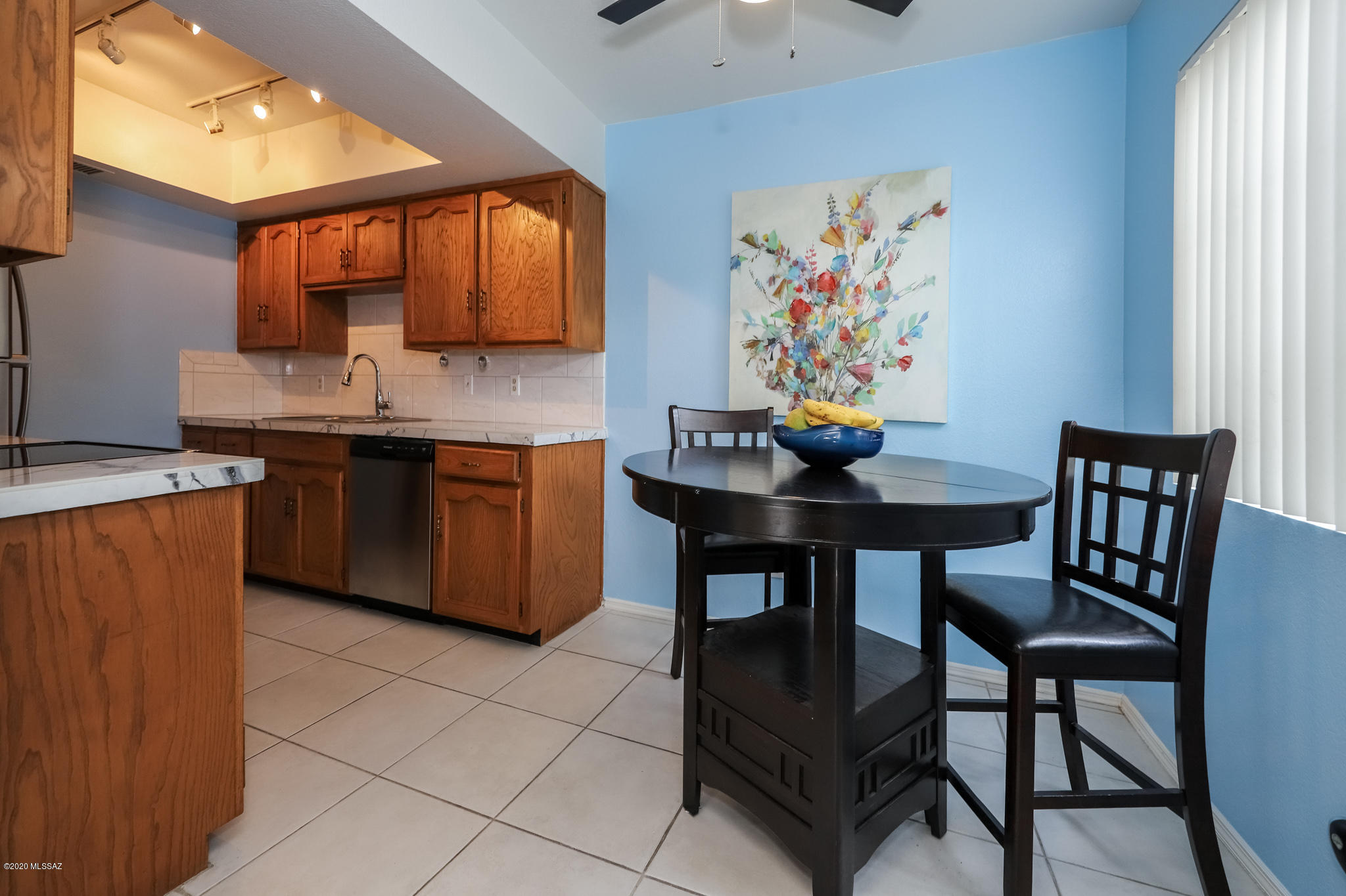 Twelve Hundred River Rd Condos - Residential