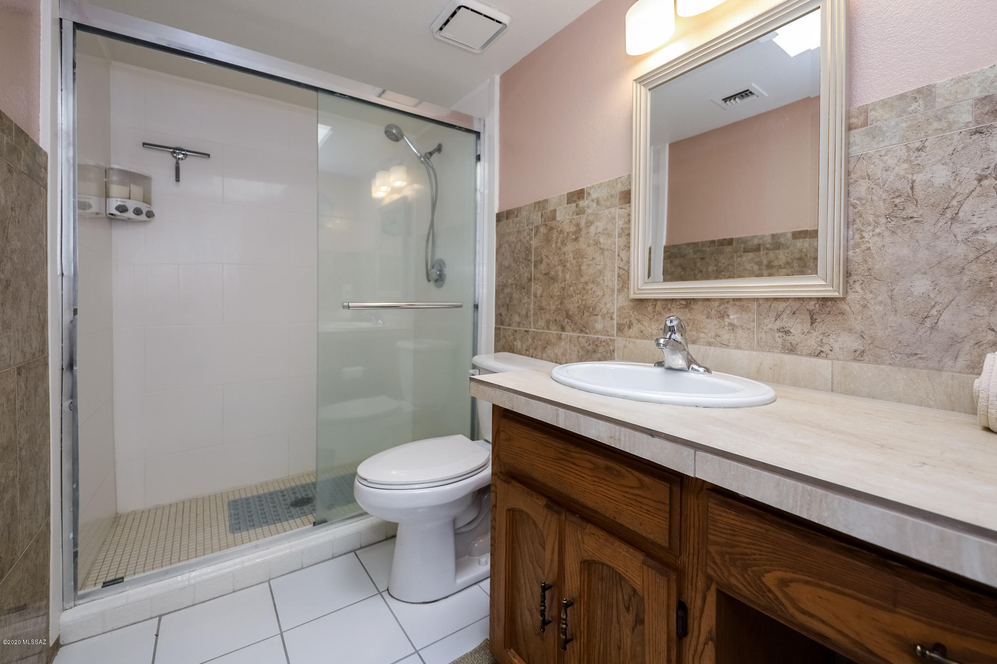 Twelve Hundred River Rd Condos - Residential